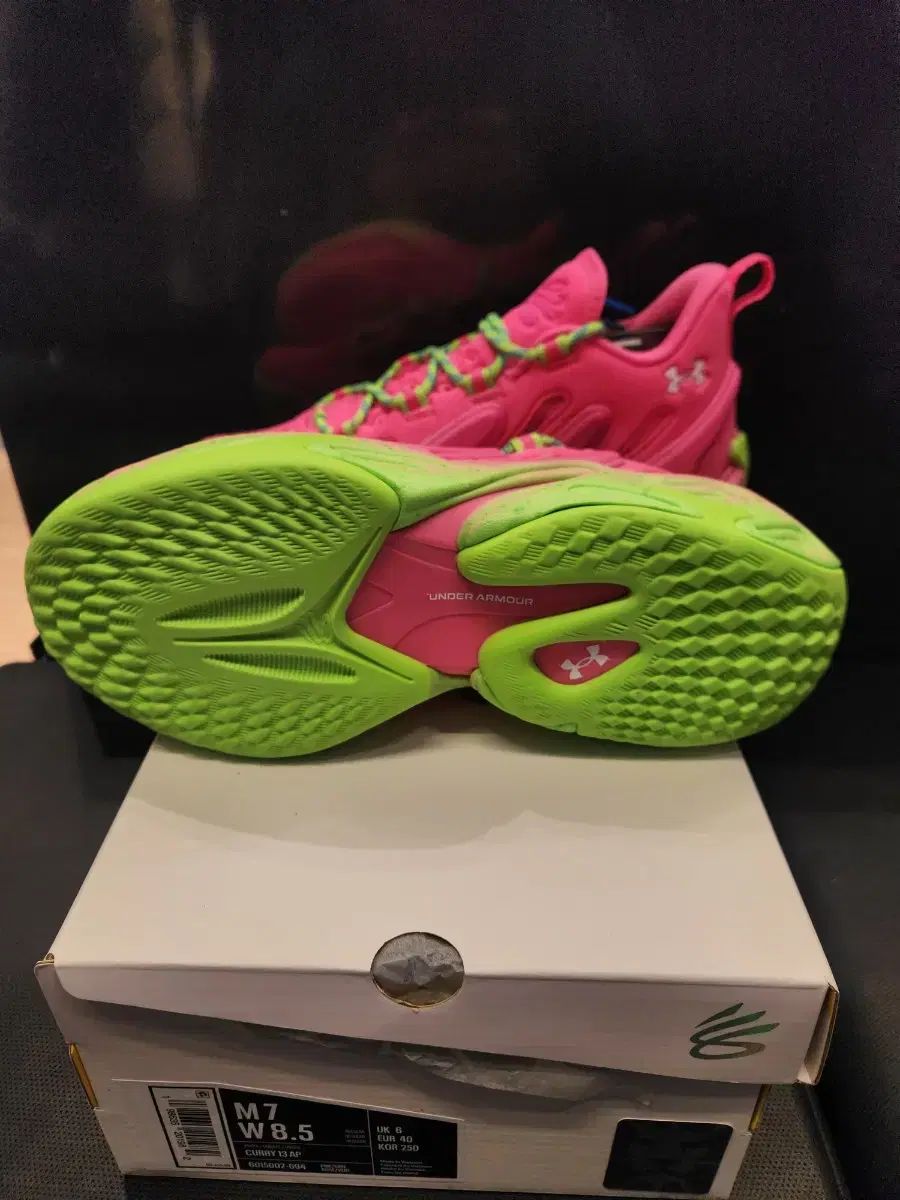 アンダーアーマー カリー 13 AP ピンク/グリーン - メルカリ
