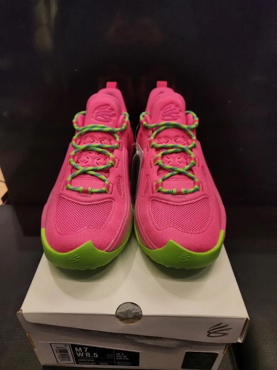 アンダーアーマー カリー 13 AP ピンク/グリーン - メルカリ