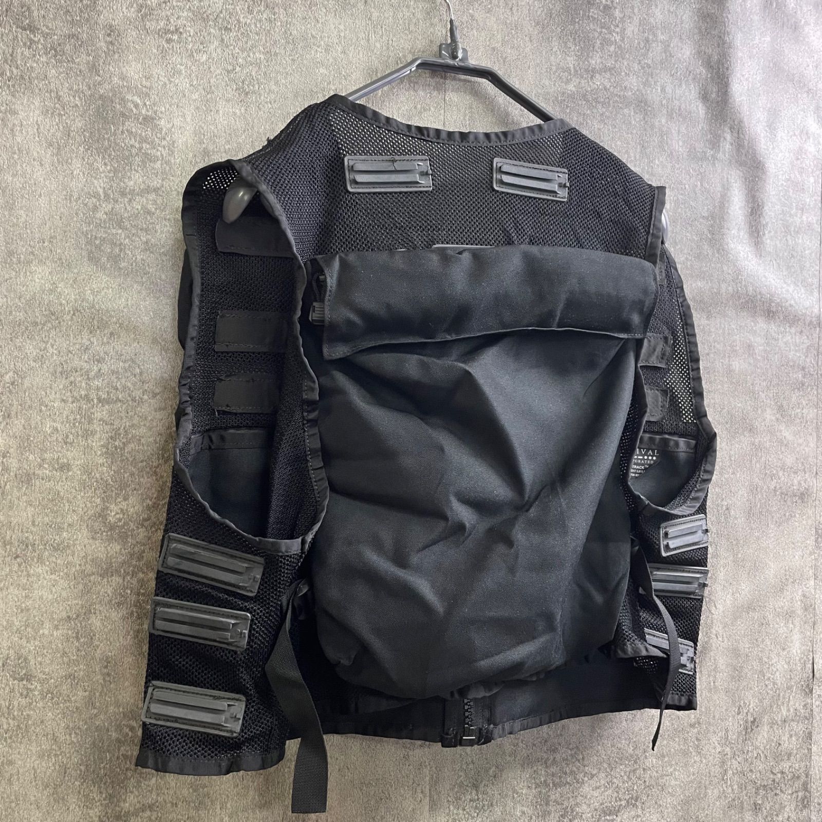 U-108】SURVIVAL INCORPORATED タクティカルベスト ブラック 黒 多機能