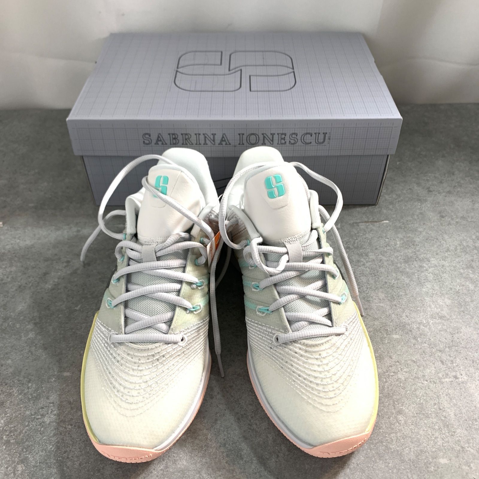 未使用品】NIKE ナイキ スニーカー バッシュ サブリナ3EP HF2882-100 