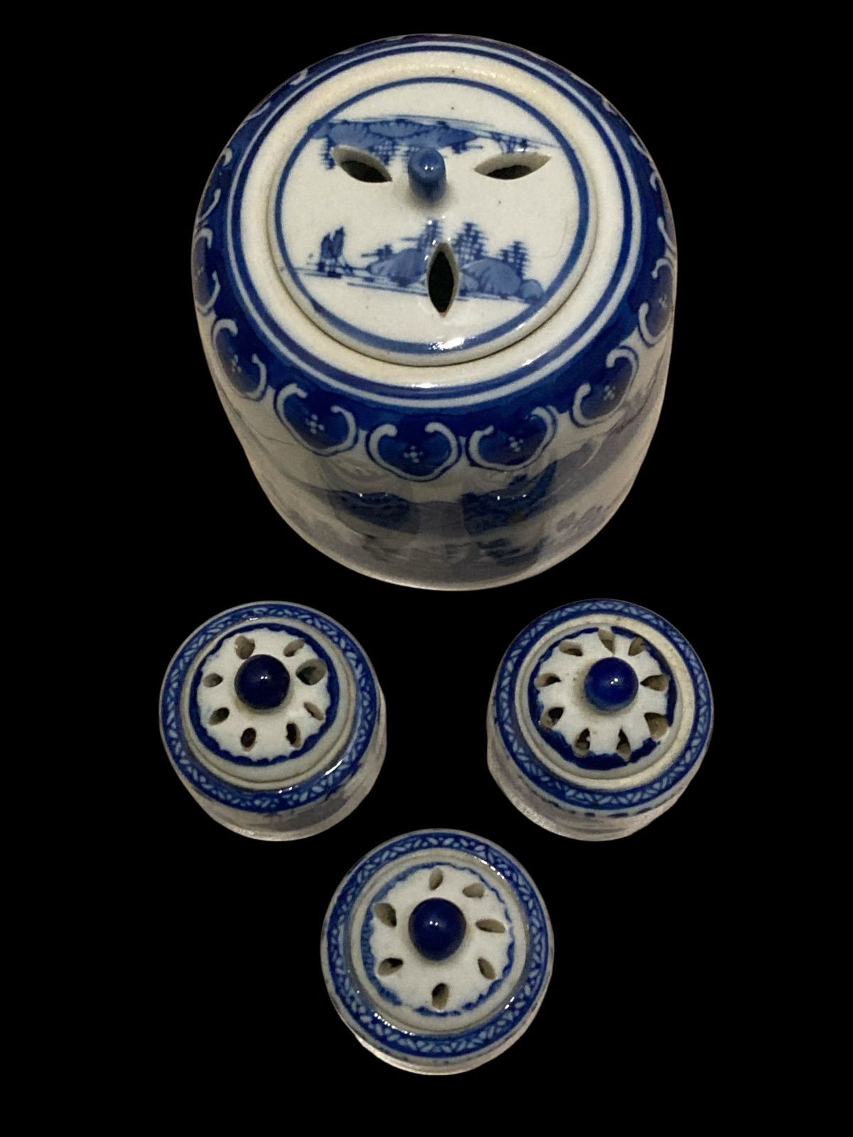 香炉 山水 賢人 4つセット 染付 そめつけ 技法 絵柄 中国風 陶磁器