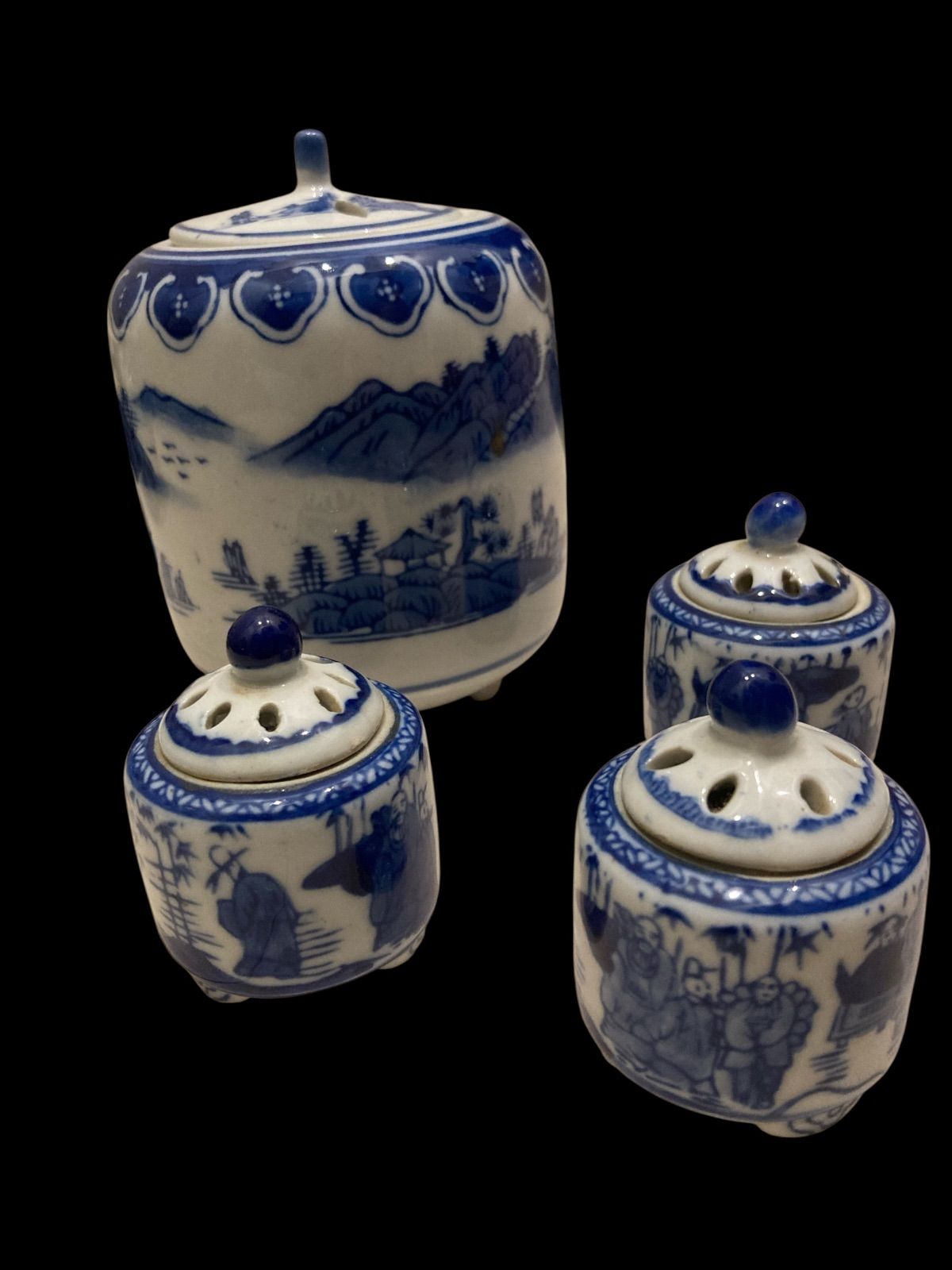 香炉 山水 賢人 4つセット 染付 そめつけ 技法 絵柄 中国風 陶磁器