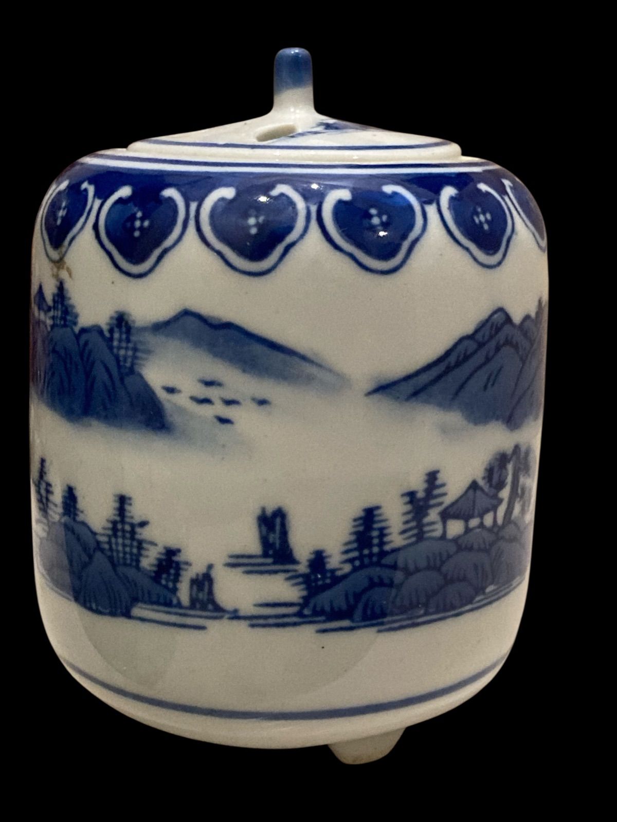 香炉 山水 賢人 4つセット 染付 そめつけ 技法 絵柄 中国風 陶磁器