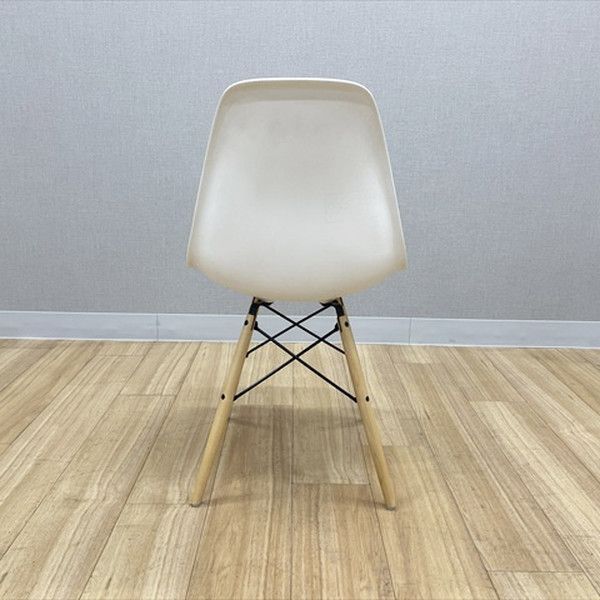  HermanMiller イームズチェア プラスチックシェルサイドチェア ハーマンミラー ホワイト アウトドアチェア オフィスチェア ワークチェア 椅子 チェア