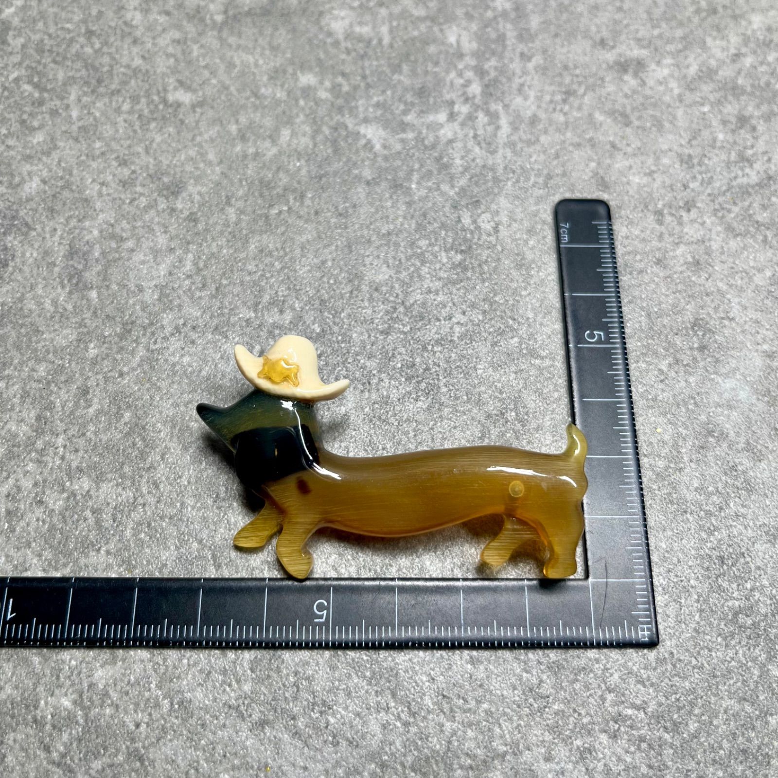 水牛 角 バッファローホーン 天然素材 ブローチ 犬 ドッグ 