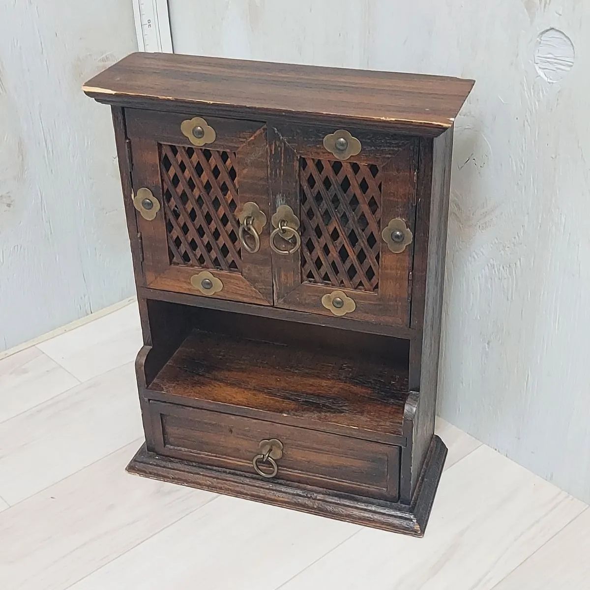 □26《F》昭和レトロ ダークブラウン 木製 小物入れ キャビネット 小型
