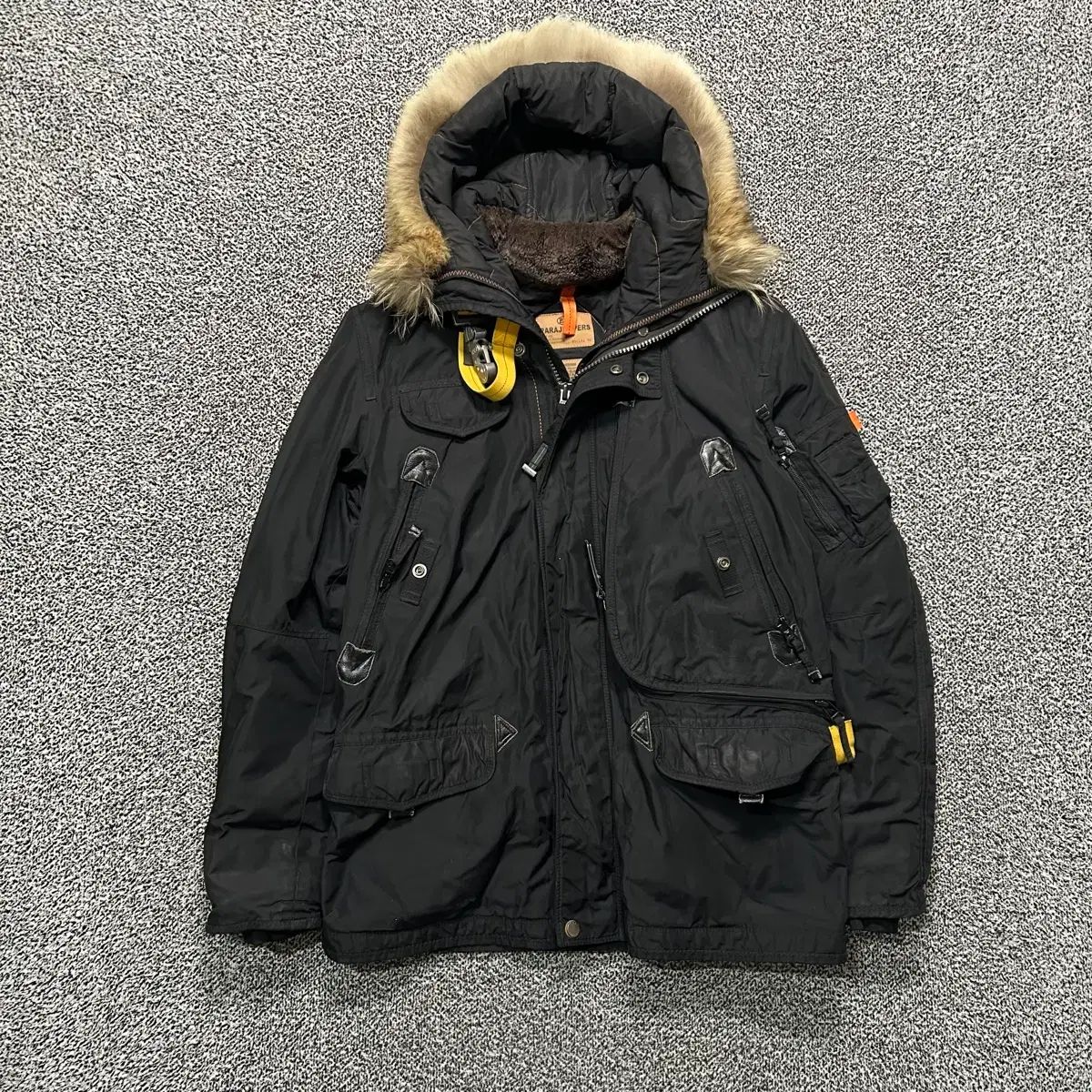 パラジャンパーズ(parajumpers) MASTER : PIECE コディアック