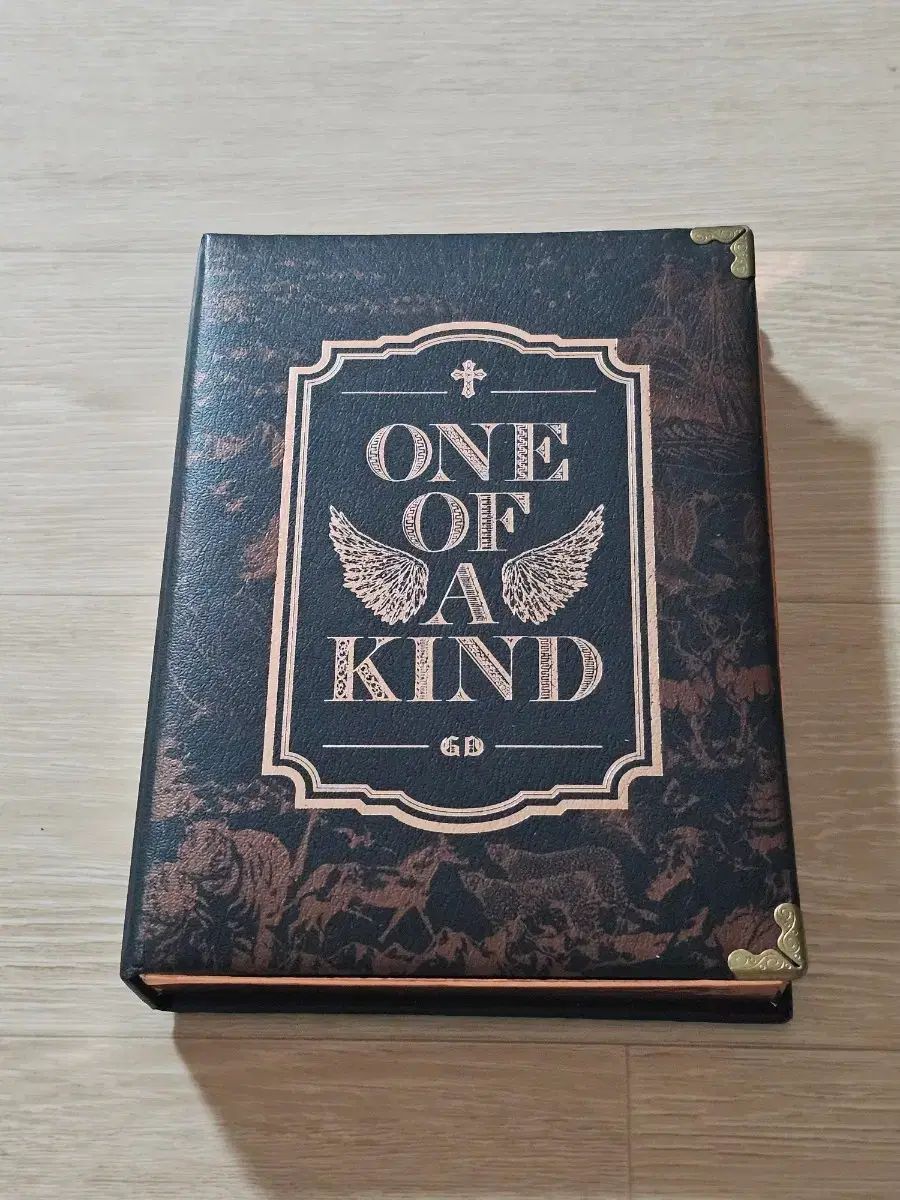 G-DRAGON(ジードラゴン) GD One Of Kind ブロンズ アルバム グッズ
