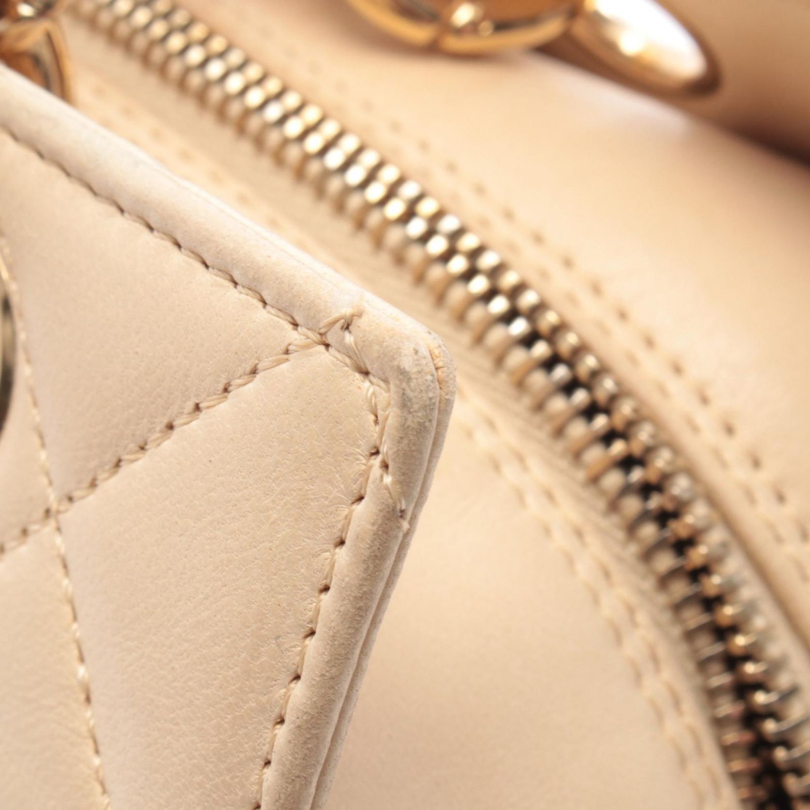 シャネル CHANEL ショルダーバッグ マトラッセ クリーム ラムスキン