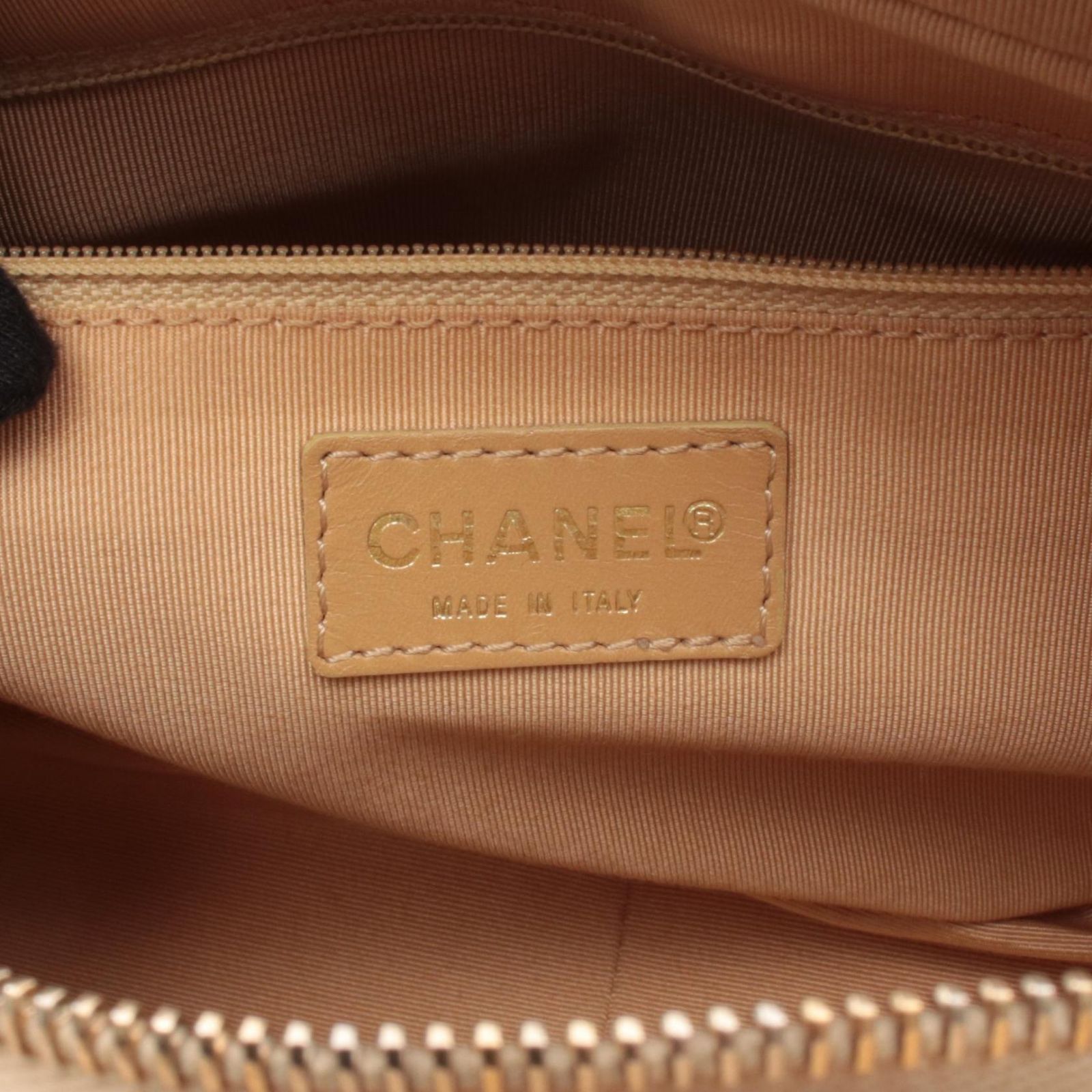 シャネル CHANEL ショルダーバッグ マトラッセ クリーム ラムスキン 