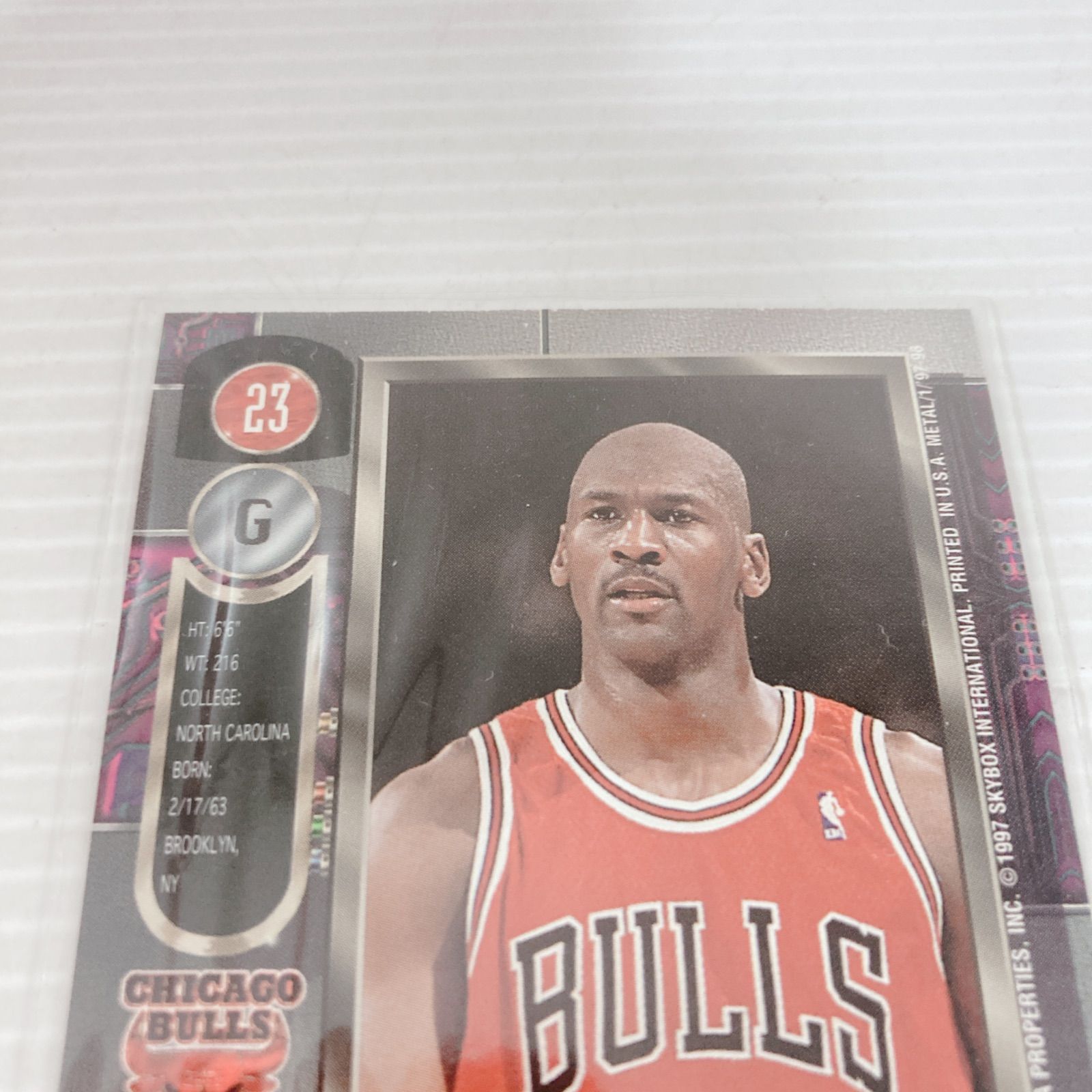 NBAカード トレーディングカード 1997-98 Skybox l Universe マイケル 