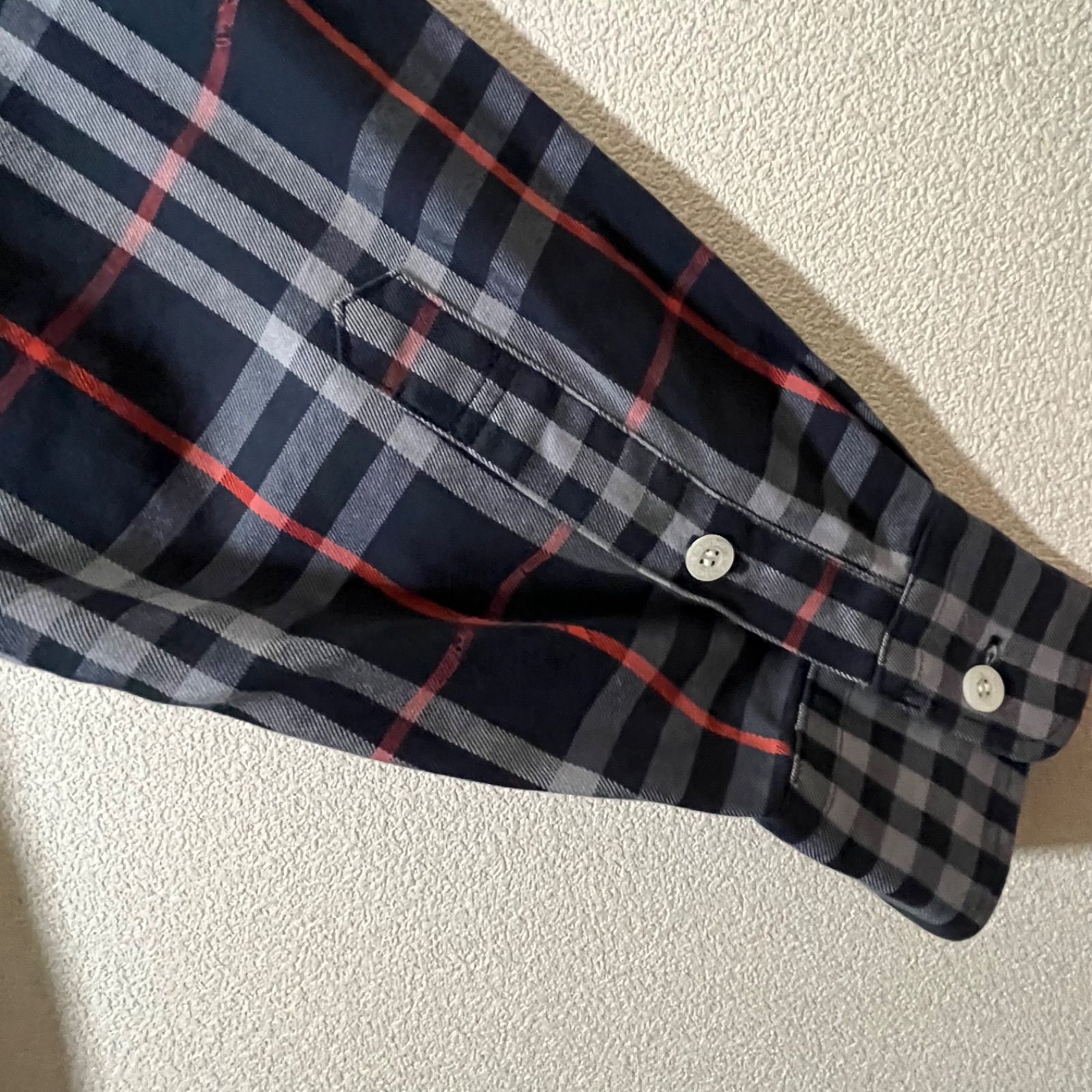 BURBERRY 値下げ中！新品同様品！BURBERRY 長袖シャツ ネイビー メガ 