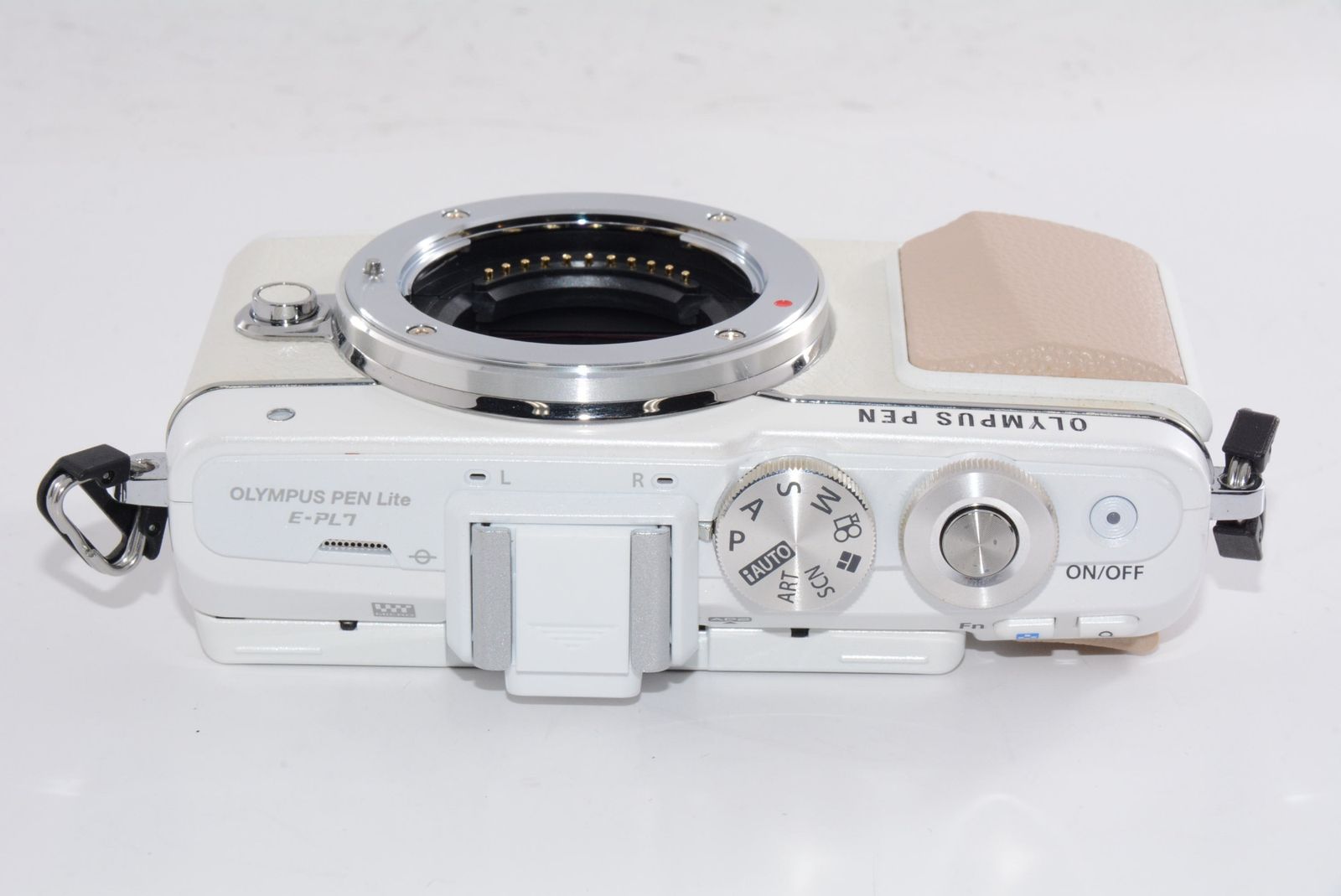 外観特上級】OLYMPUS PEN E-PL7 ホワイト ミラーレス一眼 - メルカリ