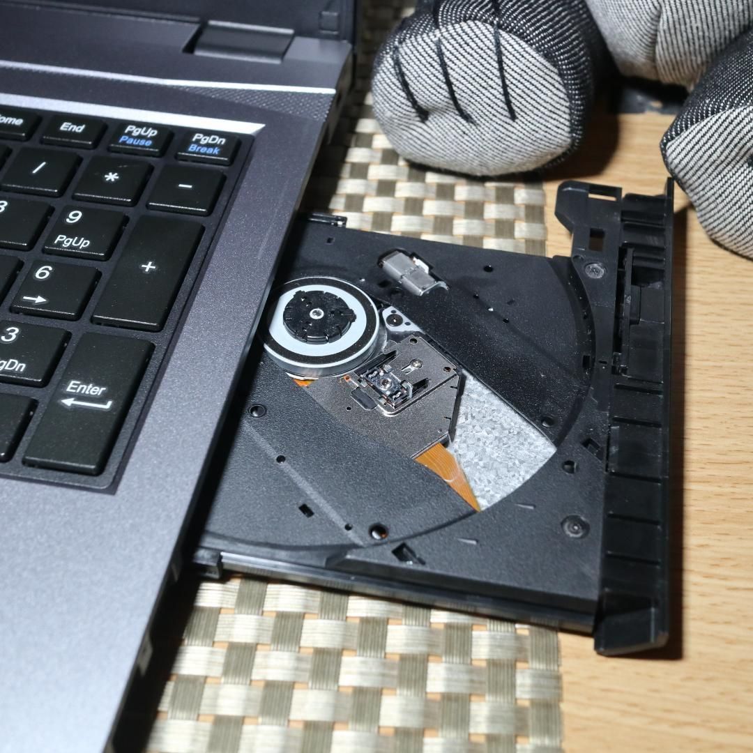 特価！Win11公式対応8世代i5/メ8/SSD+HDD/FHD/無線/カメラ 特価！Win11