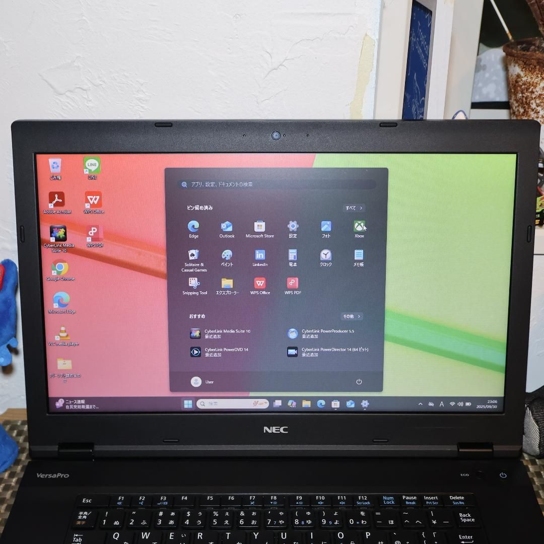 Win11公式対応8世代i5/メ8G/新品SSD480G/DVD/カメラ/無線 - メルカリ