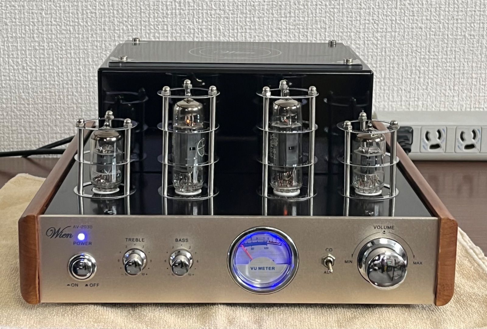 Wien 真空管プリメインアンプ AV-2030 スピーカー付 Wien AV-2030 真空管アンプ - メルカリ