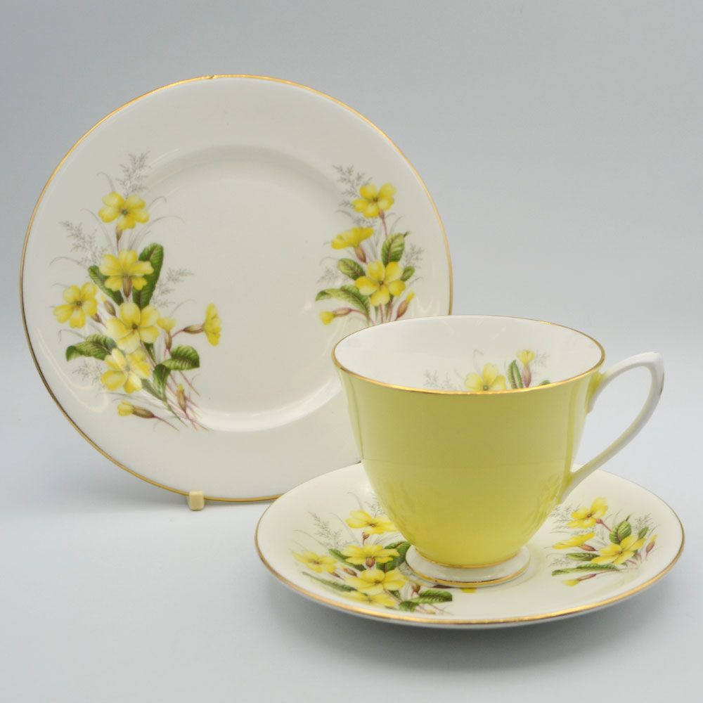 ヴィンテージ 食器 トリオ ティーカップ＆ソーサー Royal Albert