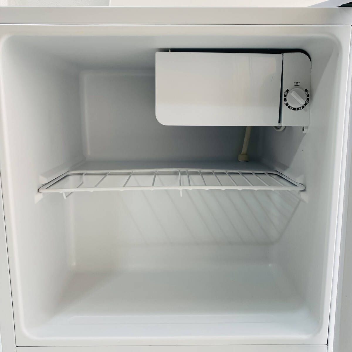 動作良好♪ COMFEE 1ドア冷蔵庫 45L RCD45WH/E 2024年製 美品 右開き