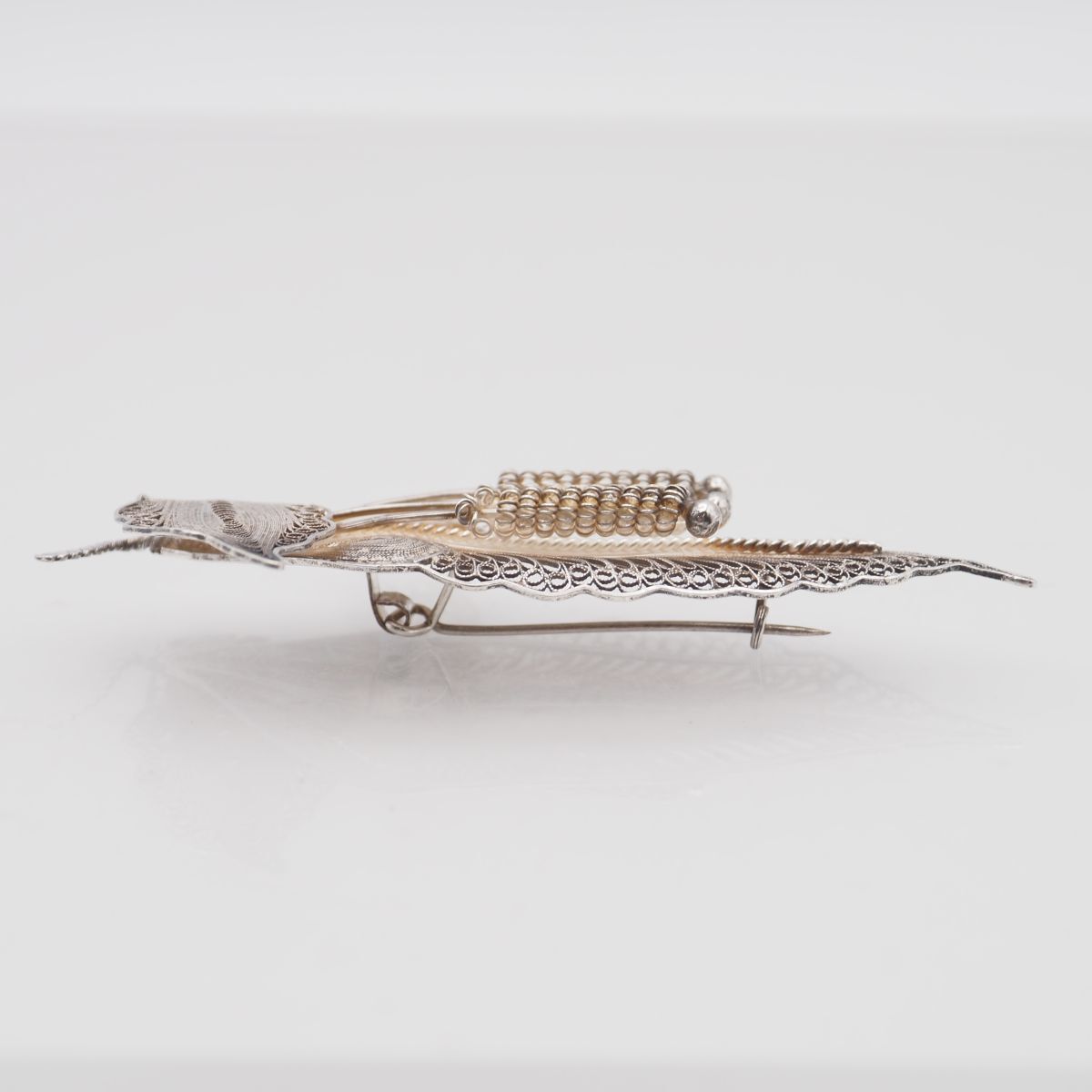 Q482 ヴィンテージ 925刻印 ブローチ フィリグリー 銀線細工 フラワー