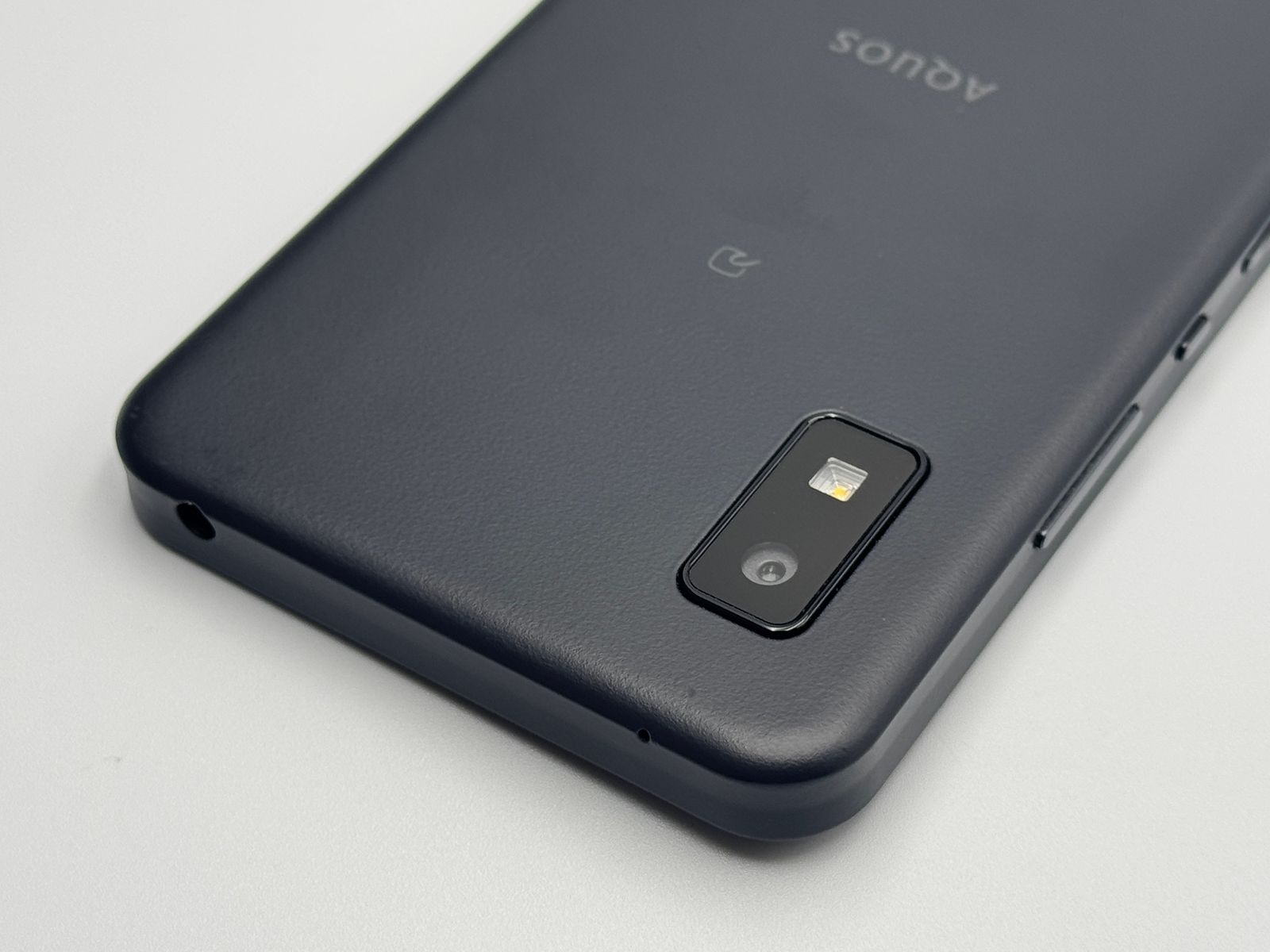 箱付き中古B】AQUOS wish2 A204SH チャコール SIMフリー 白ロム - メルカリ