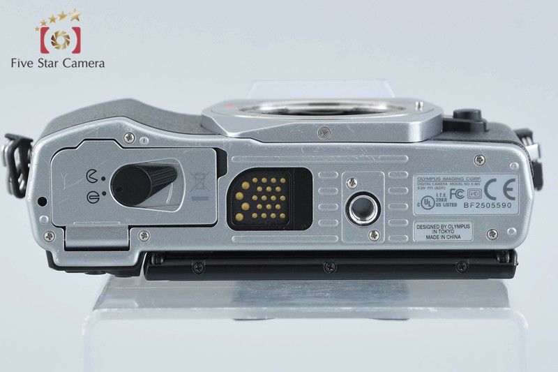 中古】OLYMPUS オリンパス OM-D E-M5 シルバー ミラーレス一眼カメラ