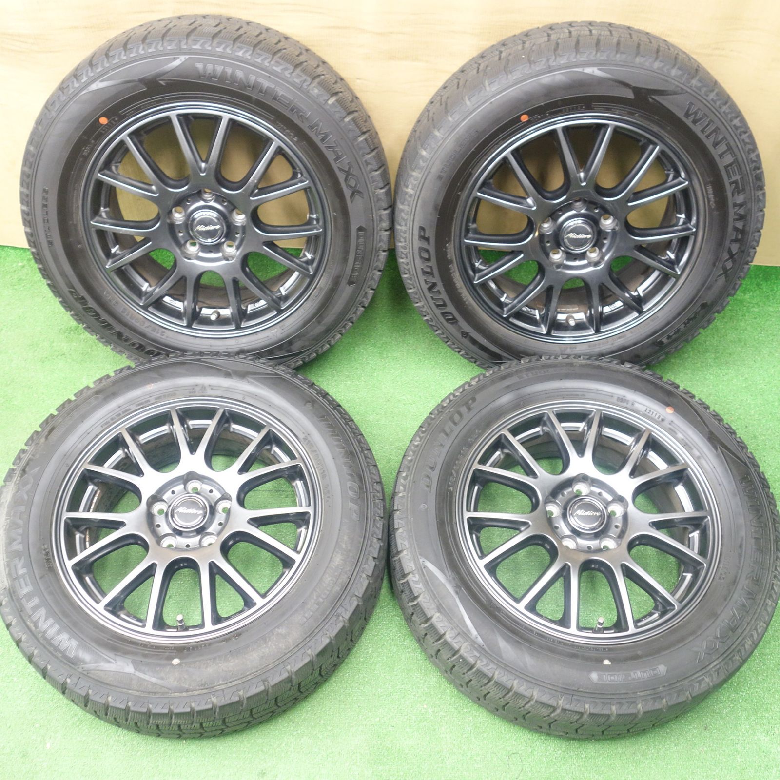 バリ溝！9.5分スタッドレス 215/60R16 ダンロップ ウインターマックス 