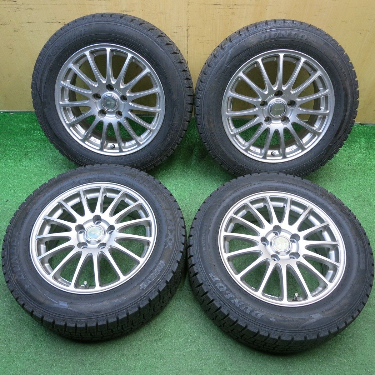 超バリ溝！9.5分以上スタッドレス 205/60R16 ダンロップ ウインター 