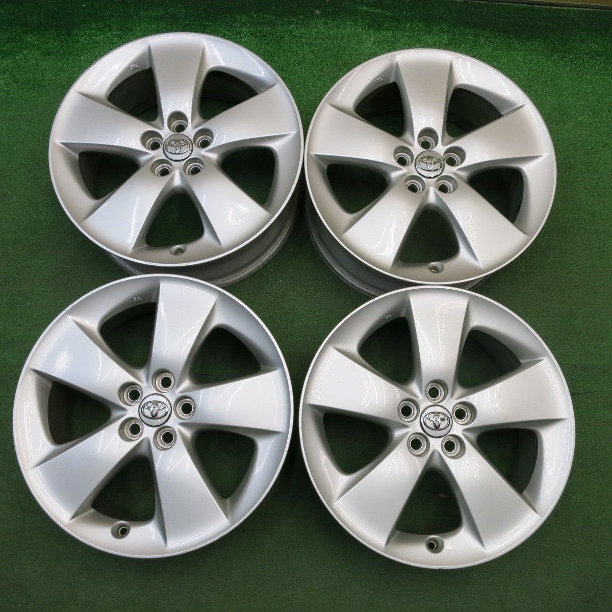 ○トヨタ 30系 プリウス ツーリング 純正 アルミホイール 17×7J (50