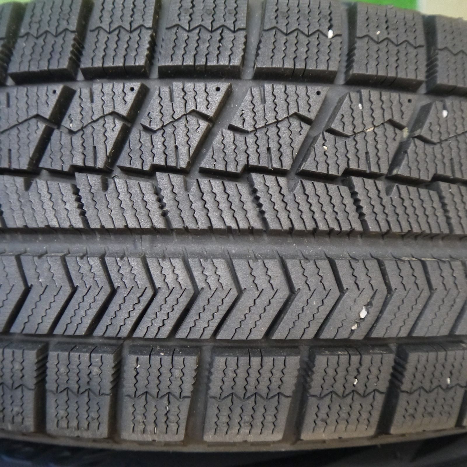 中古バリ溝ブリヂストンスタッドレスセット155/65R14 軽自動車各種 バリ溝！9.5分☆スタッドレス 185/65R14 ブリヂストン ブリザック VRX