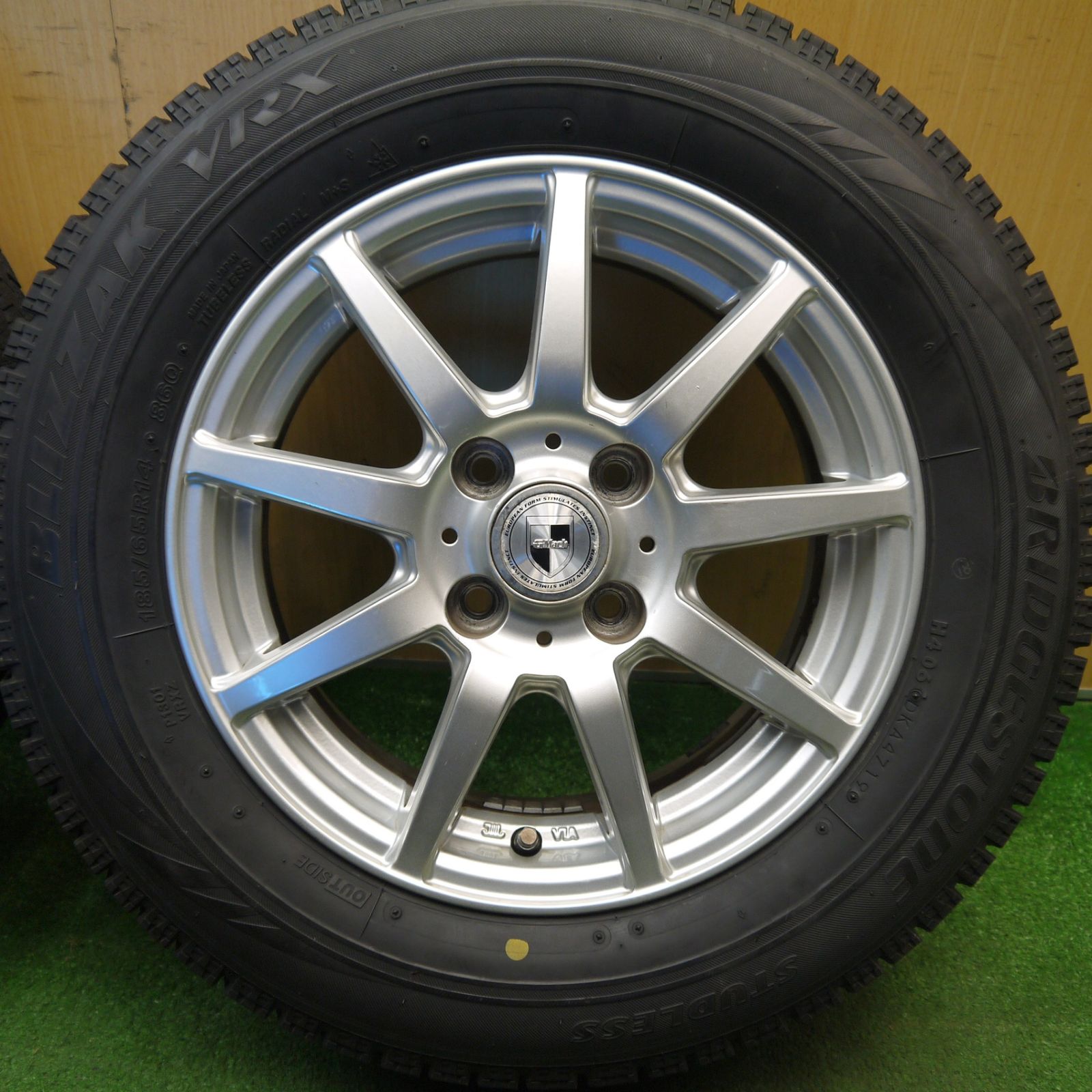 バリ溝！9.5分☆スタッドレス 185/65R14 ブリヂストン ブリザック VRX 