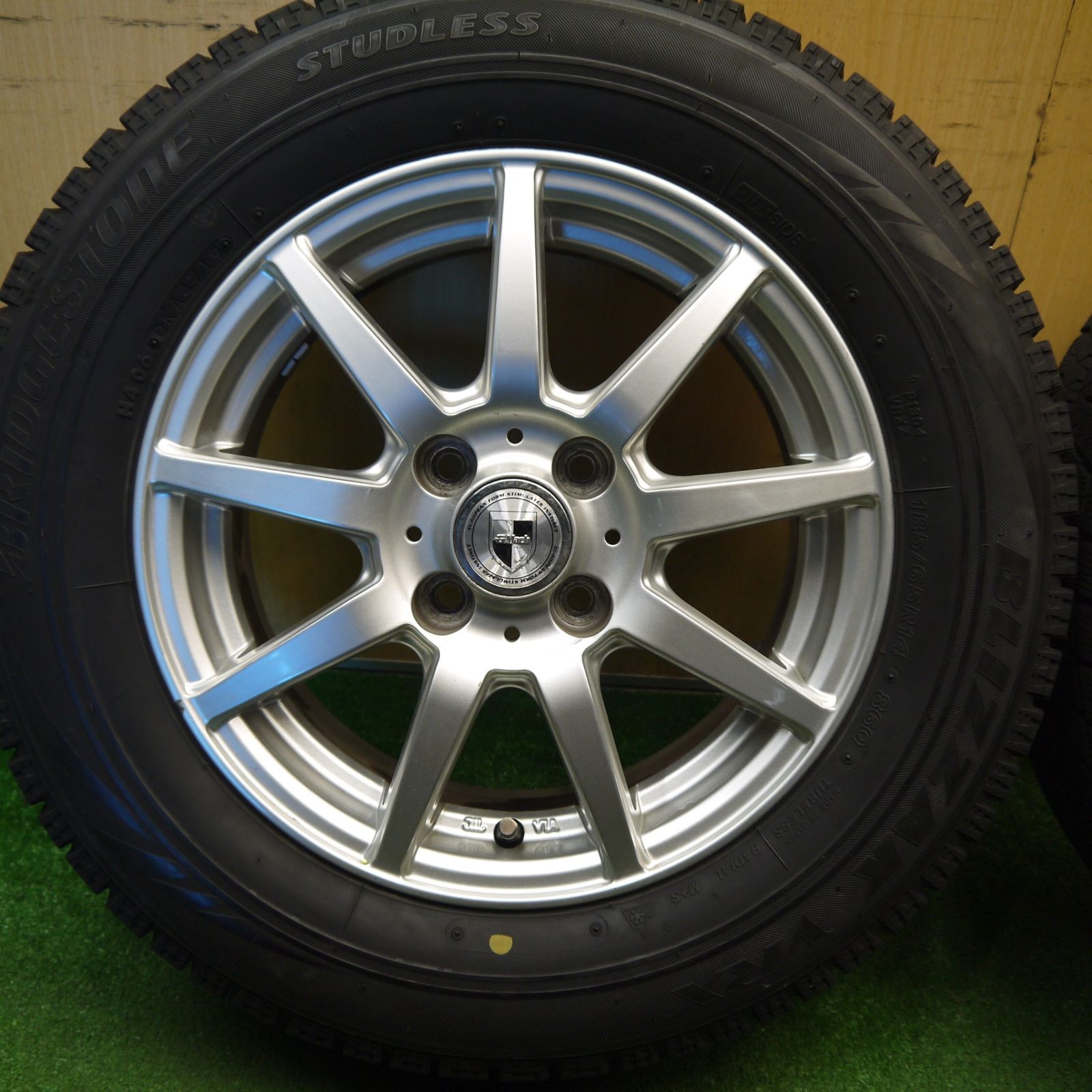 バリ溝！9.5分☆スタッドレス 185/65R14 ブリヂストン ブリザック VRX