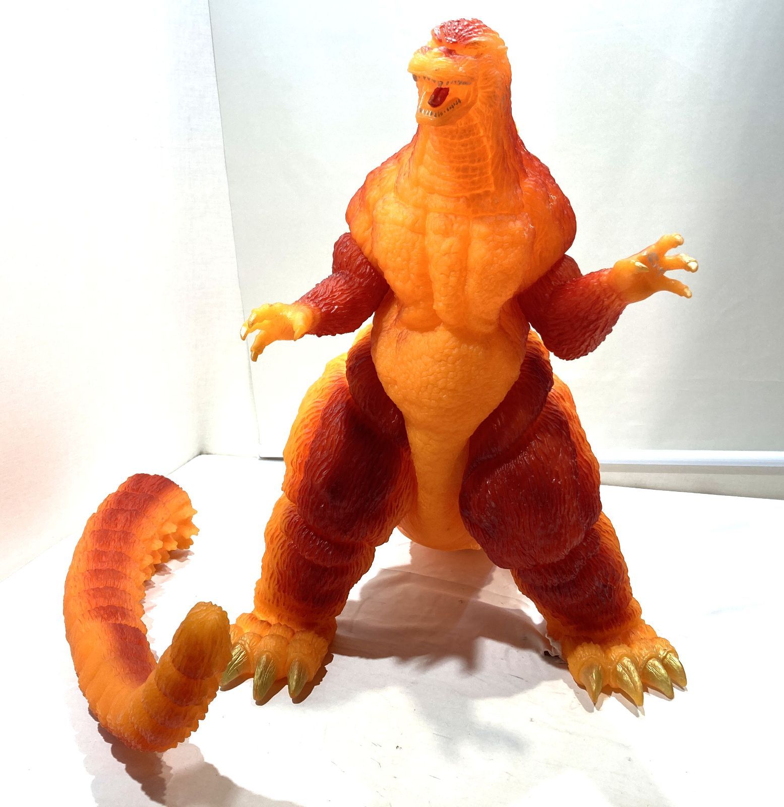 高松44-0064] BANDAI 愛蔵版 超弩級 プレミアムファイナル ゴジラ 限定