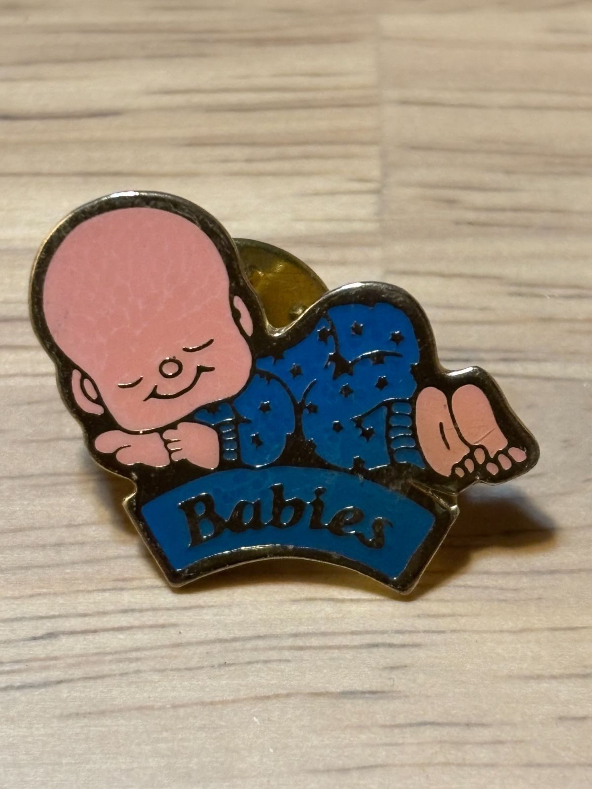 フランス Babies 赤ちゃん ビンテージ ピンバッジ ピンバッチ K0188