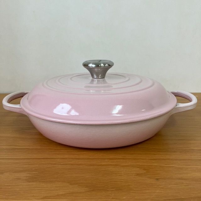 ル・クルーゼ　キャセロール　ピンク Amazon.co.jp: ル・クルーゼ(Le Creuset) 鋳物 ホーロー 両手鍋