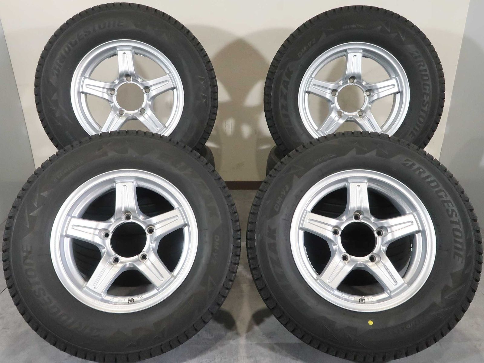 純正 ジムニー 15インチ 15×5.5J 15x5.5+5 新車外し品スズキ 【