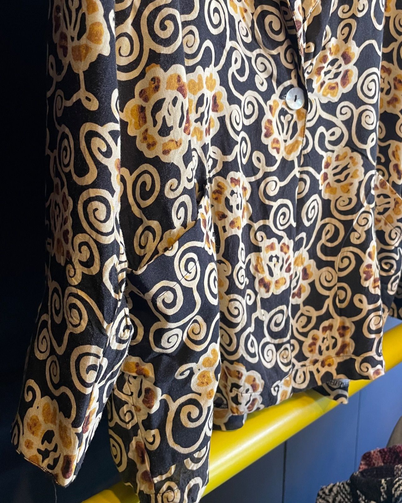 80s-90s impressions OF CALIFORNIA floral swirl lightweight rayon jacket (black × mustard × cream, XL) 5