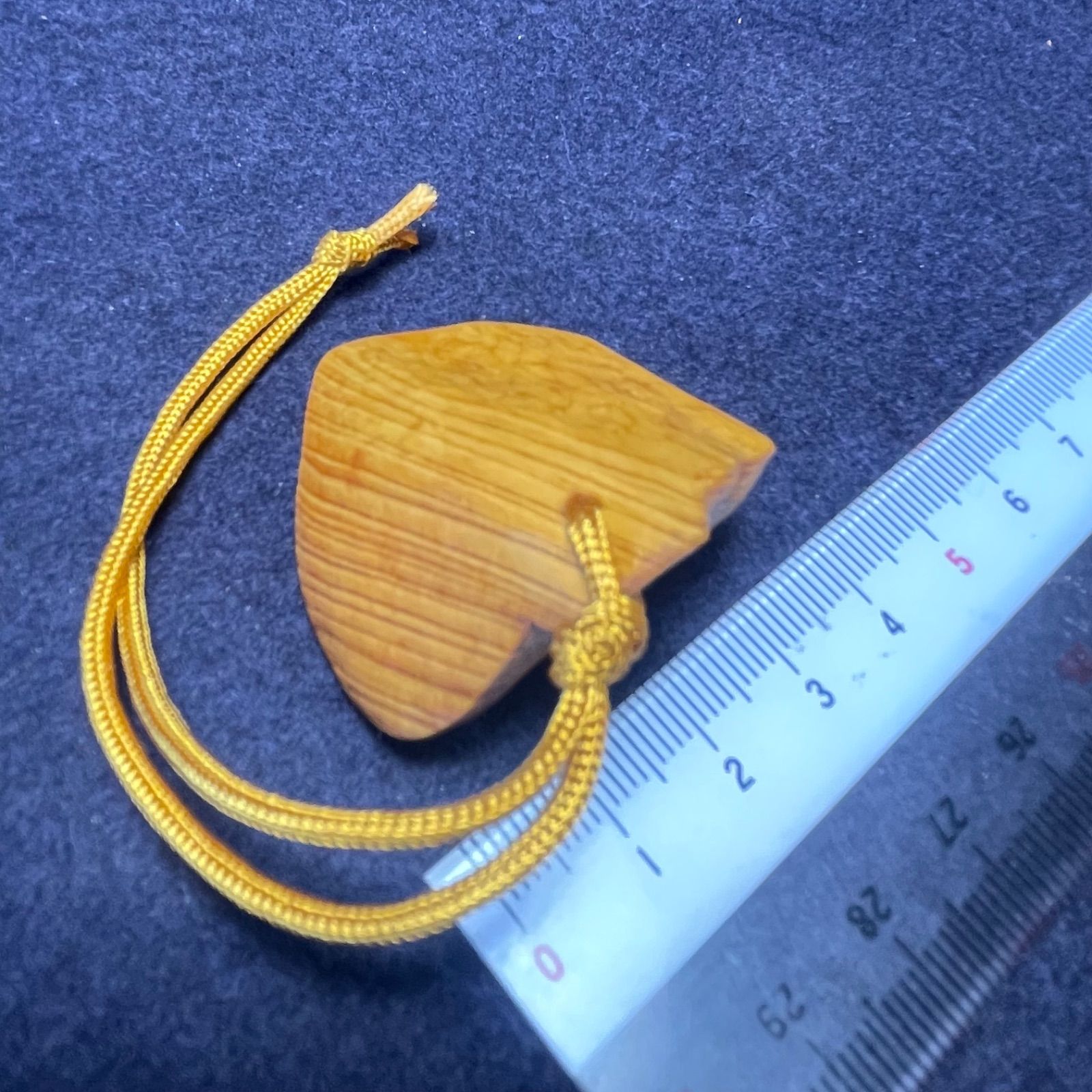 木彫アクセサリー 銀杏根付(GK43)ペンダント可 生きた化石 手彫り 創作