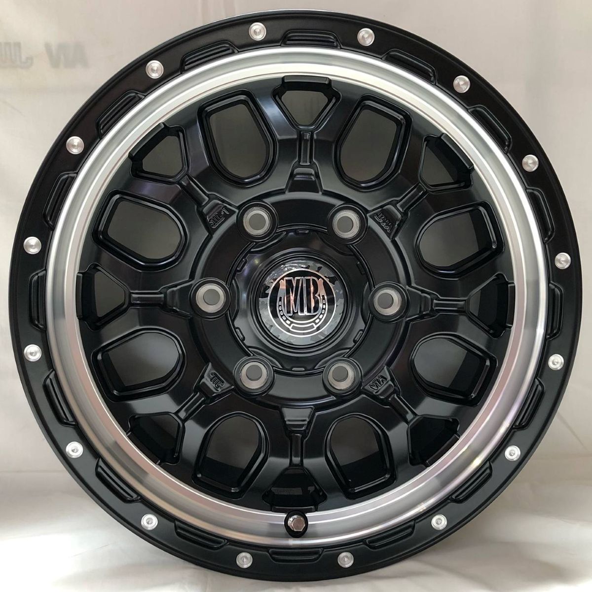 ハイエース 15インチアルミホイールタイヤセット MUD BAHN XR-800M MBK 