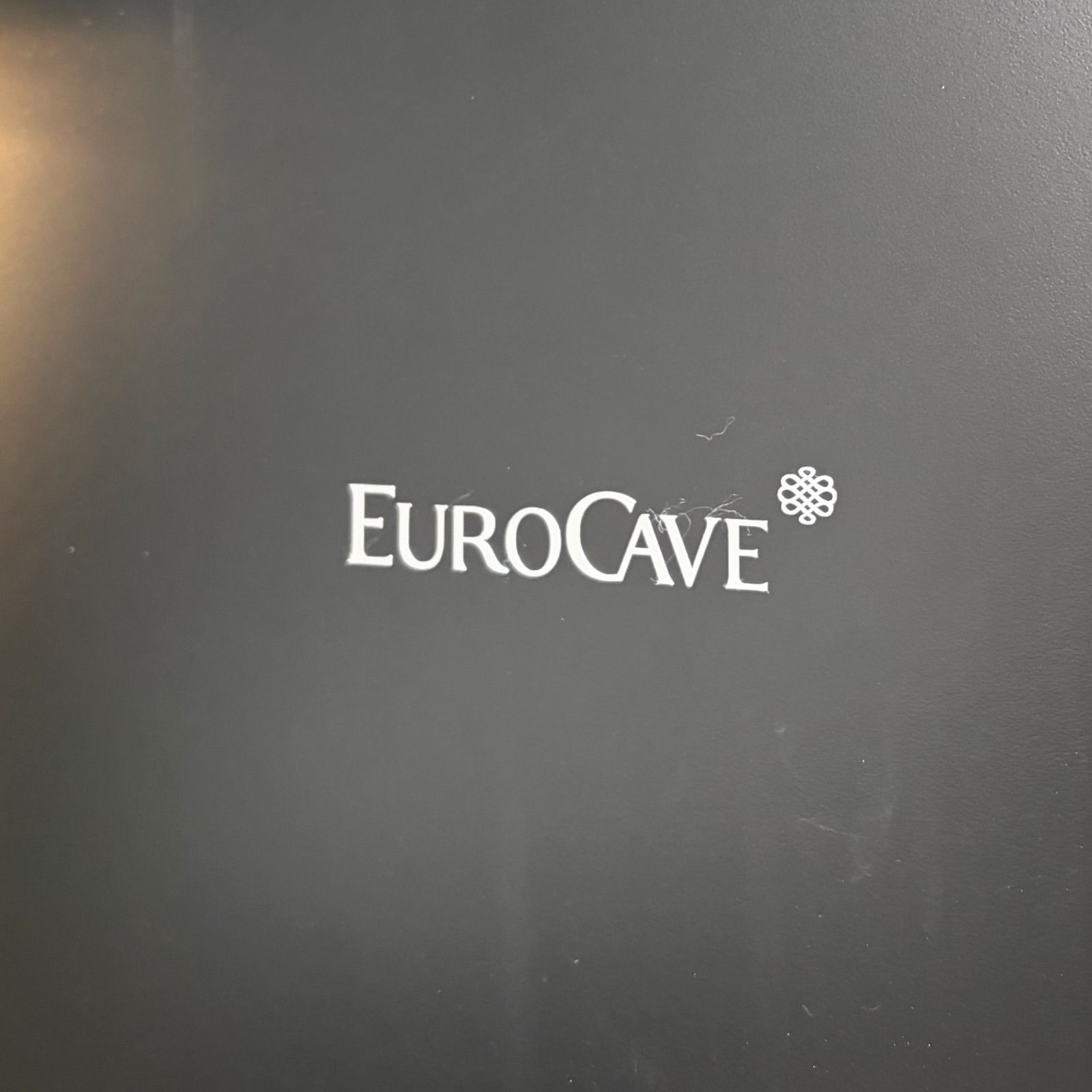 取付無料！ユーロカーブ V-PREM-M 収容本数140本 ワインセラー