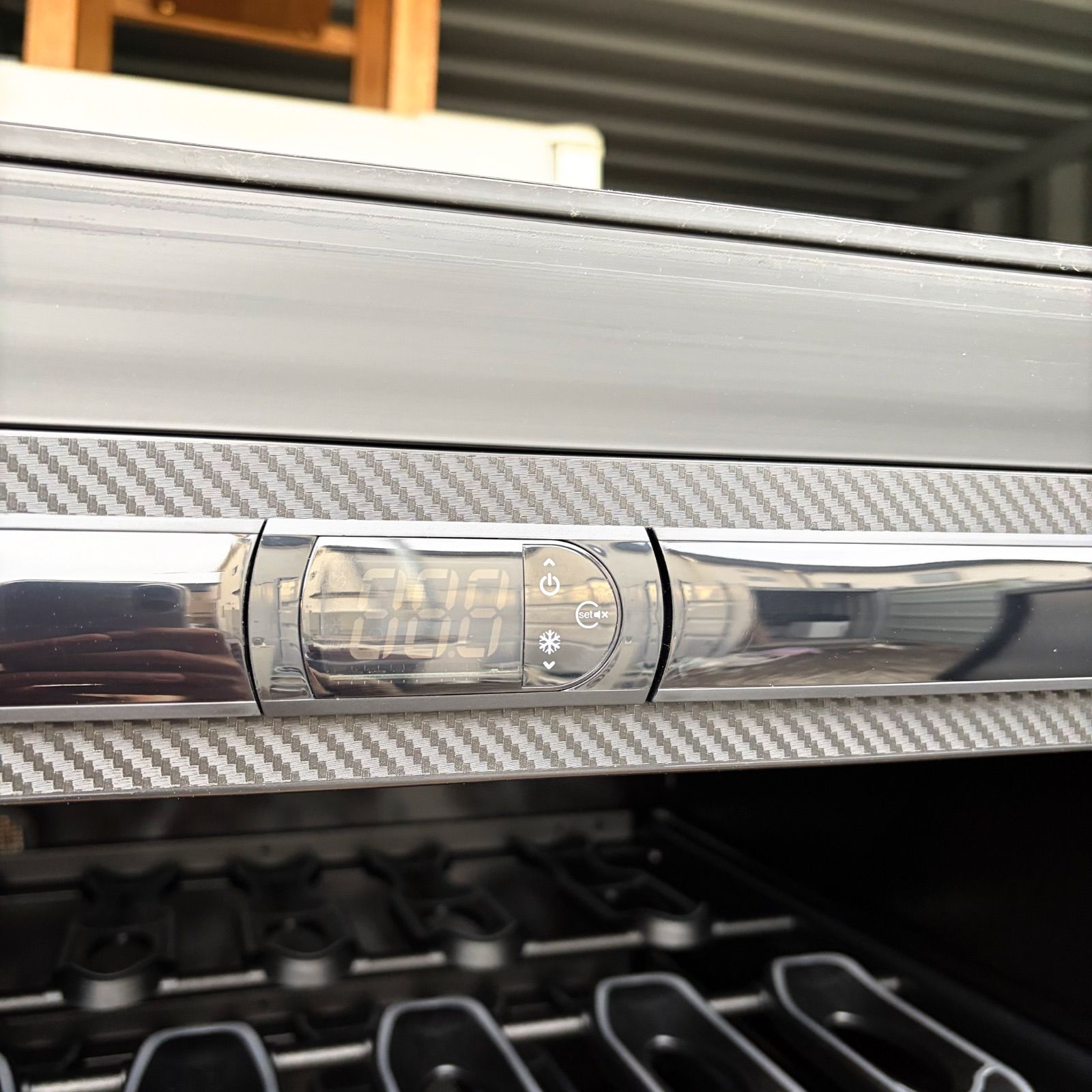 取付無料！ユーロカーブ V-PREM-M 収容本数140本 ワインセラー