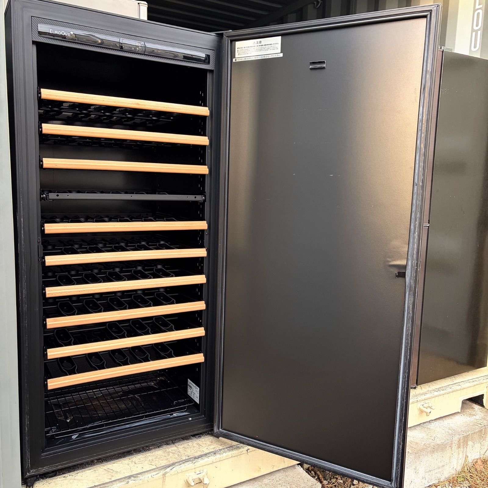 取付無料！ユーロカーブ V-PREM-M 収容本数140本 ワインセラー