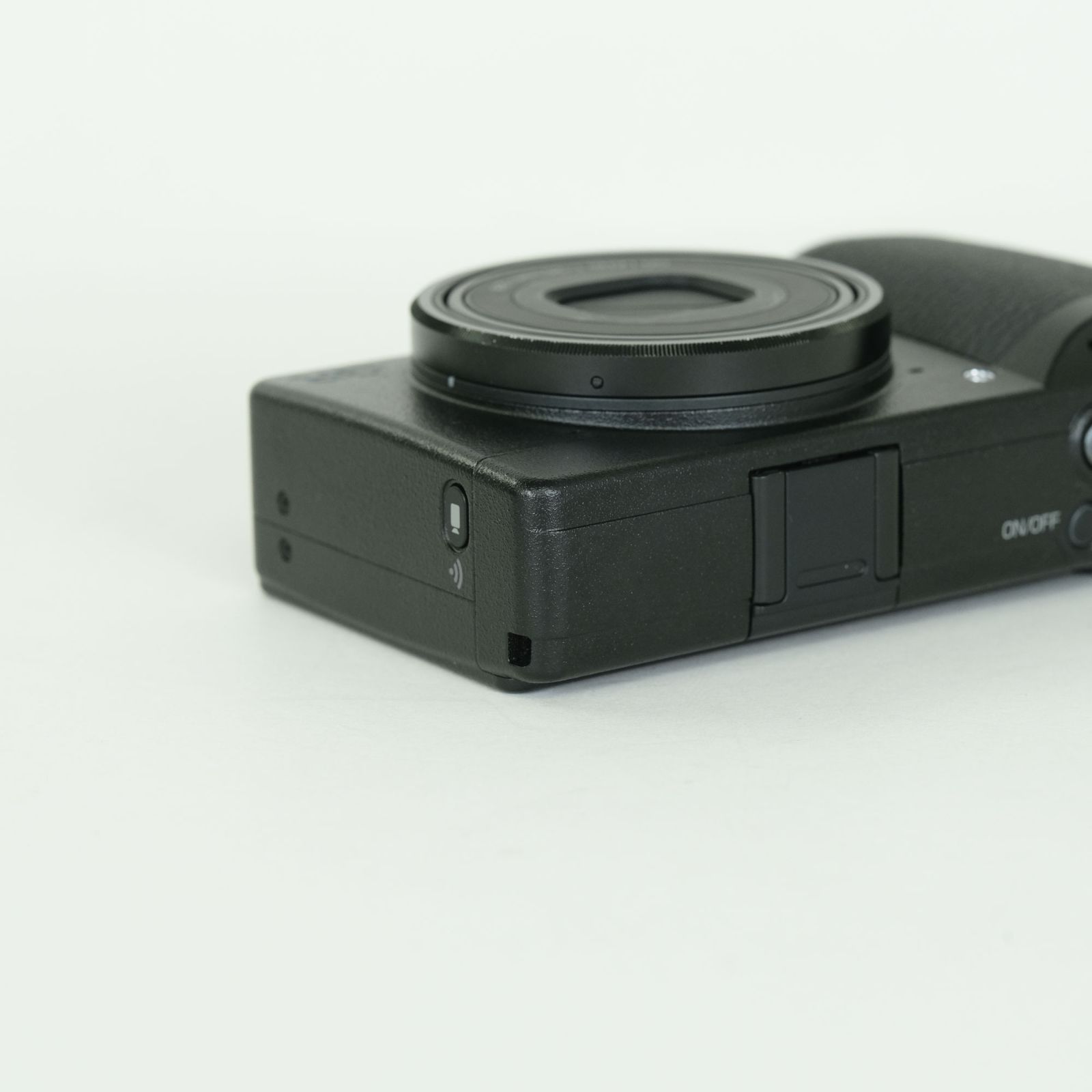 美品 | シャッター数583回] RICOH GR IIIx HDF | コンパクトデジタル