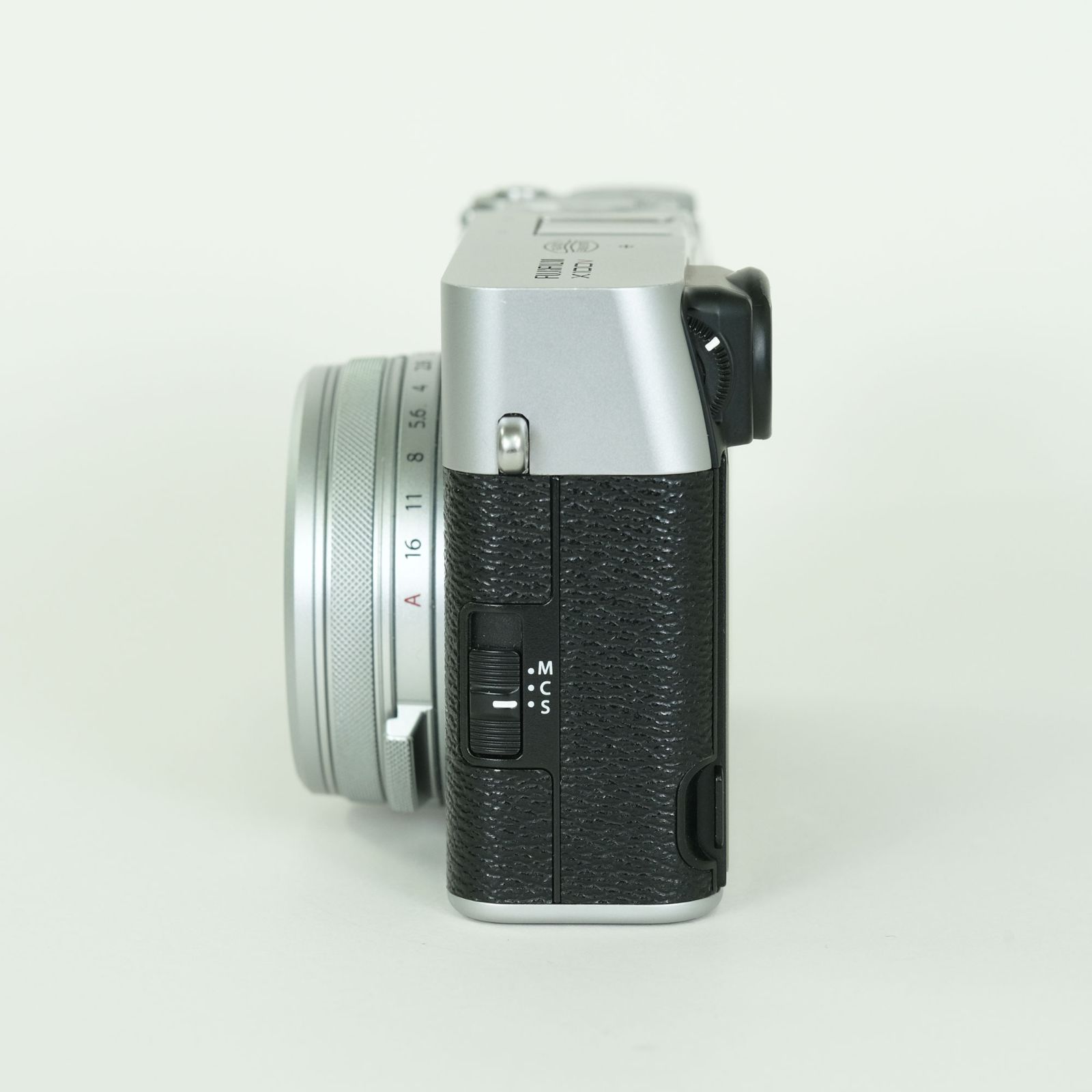 美品 | シャッター数3,600回｜フィルター付] FUJIFILM X100V シルバー