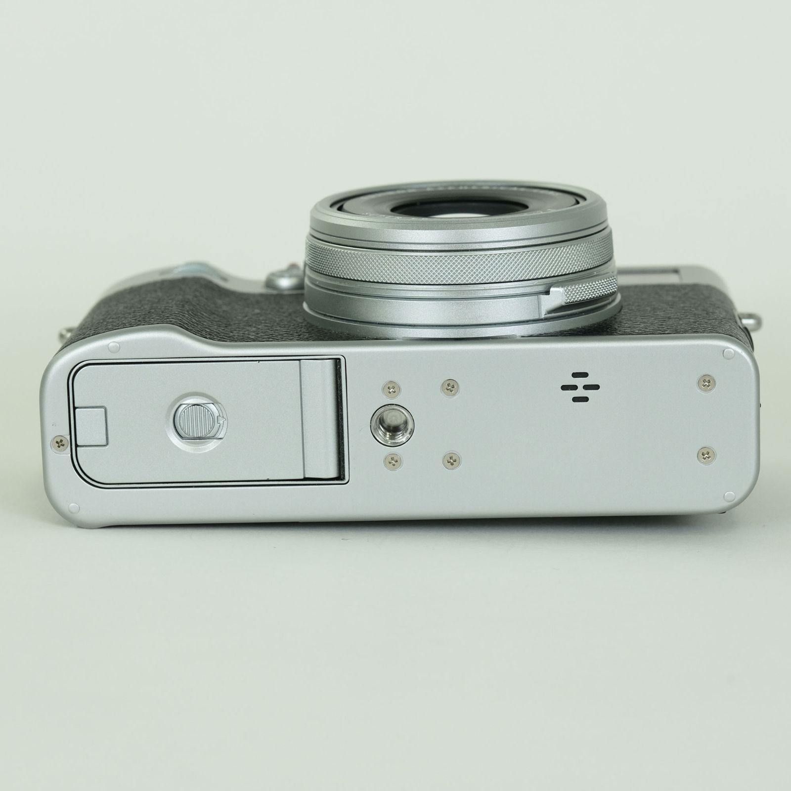 美品 | シャッター数3,600回｜フィルター付] FUJIFILM X100V シルバー