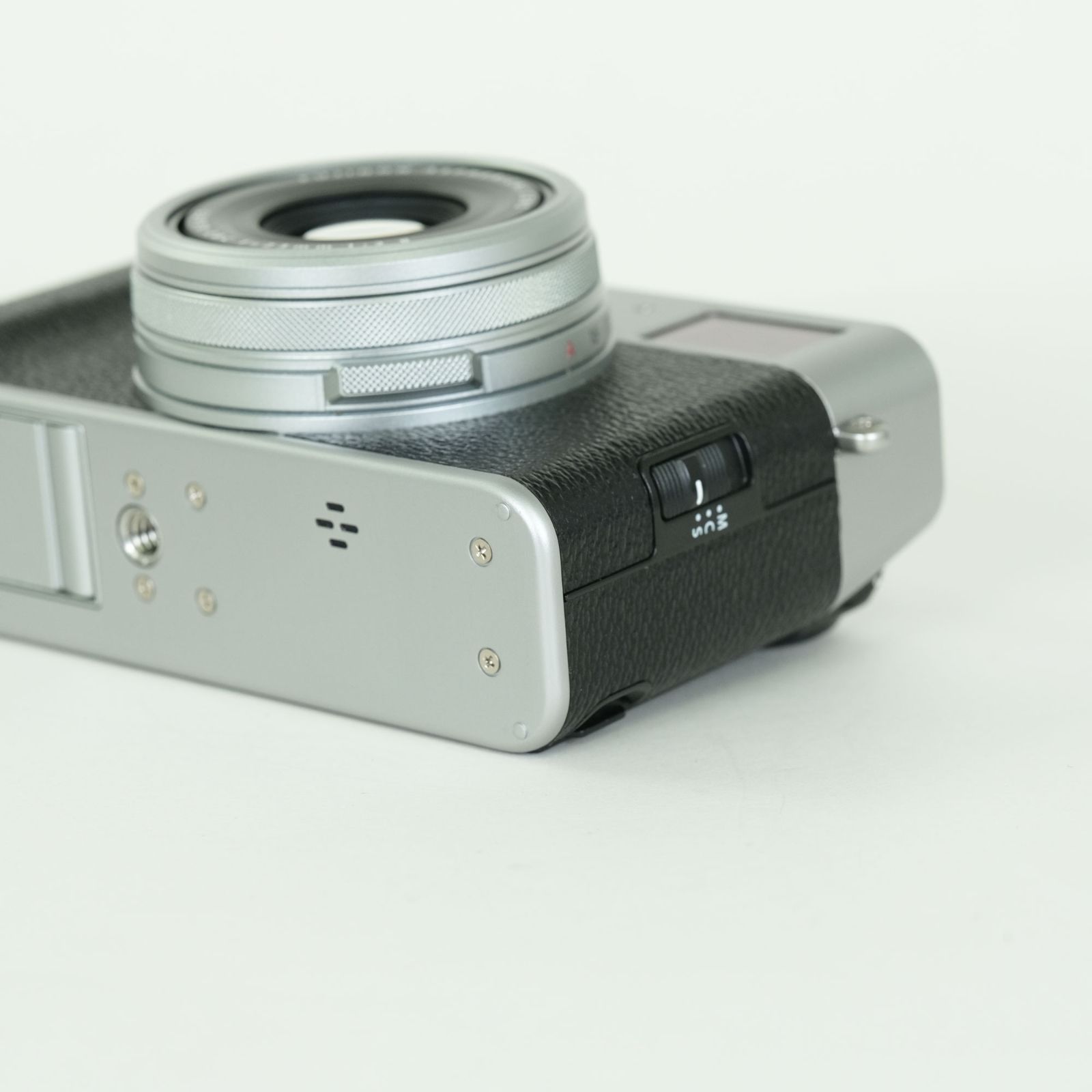 美品 | シャッター数3,600回｜フィルター付] FUJIFILM X100V シルバー