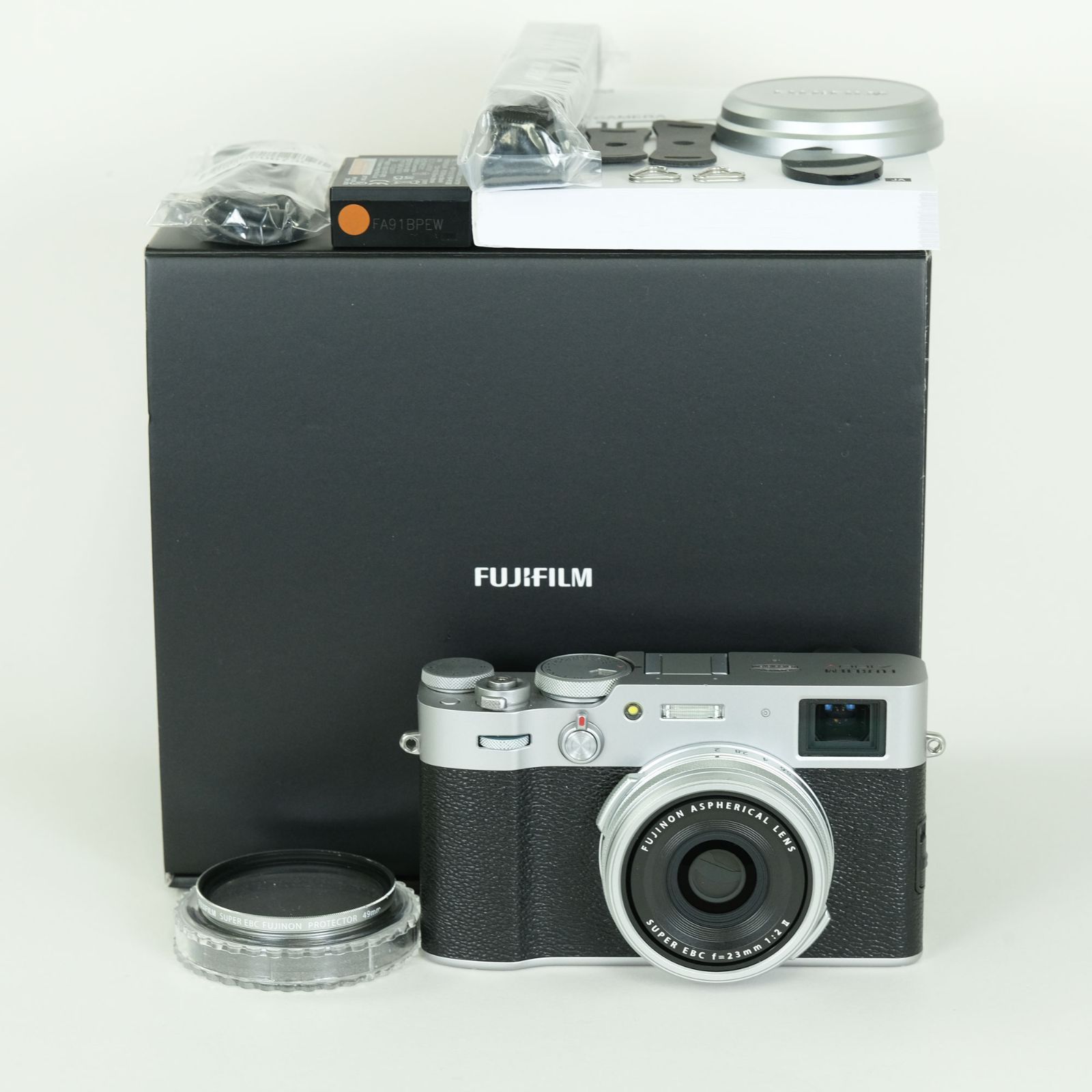 美品 | シャッター数3,600回｜フィルター付] FUJIFILM X100V シルバー