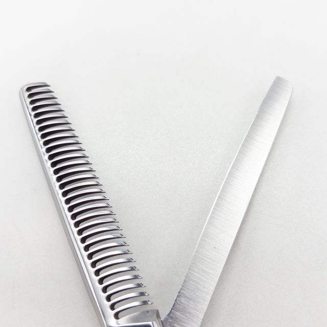 ナルトシザーズ ナルトシザーNARUTO SCISSORS】二梳きヘネシーラムール