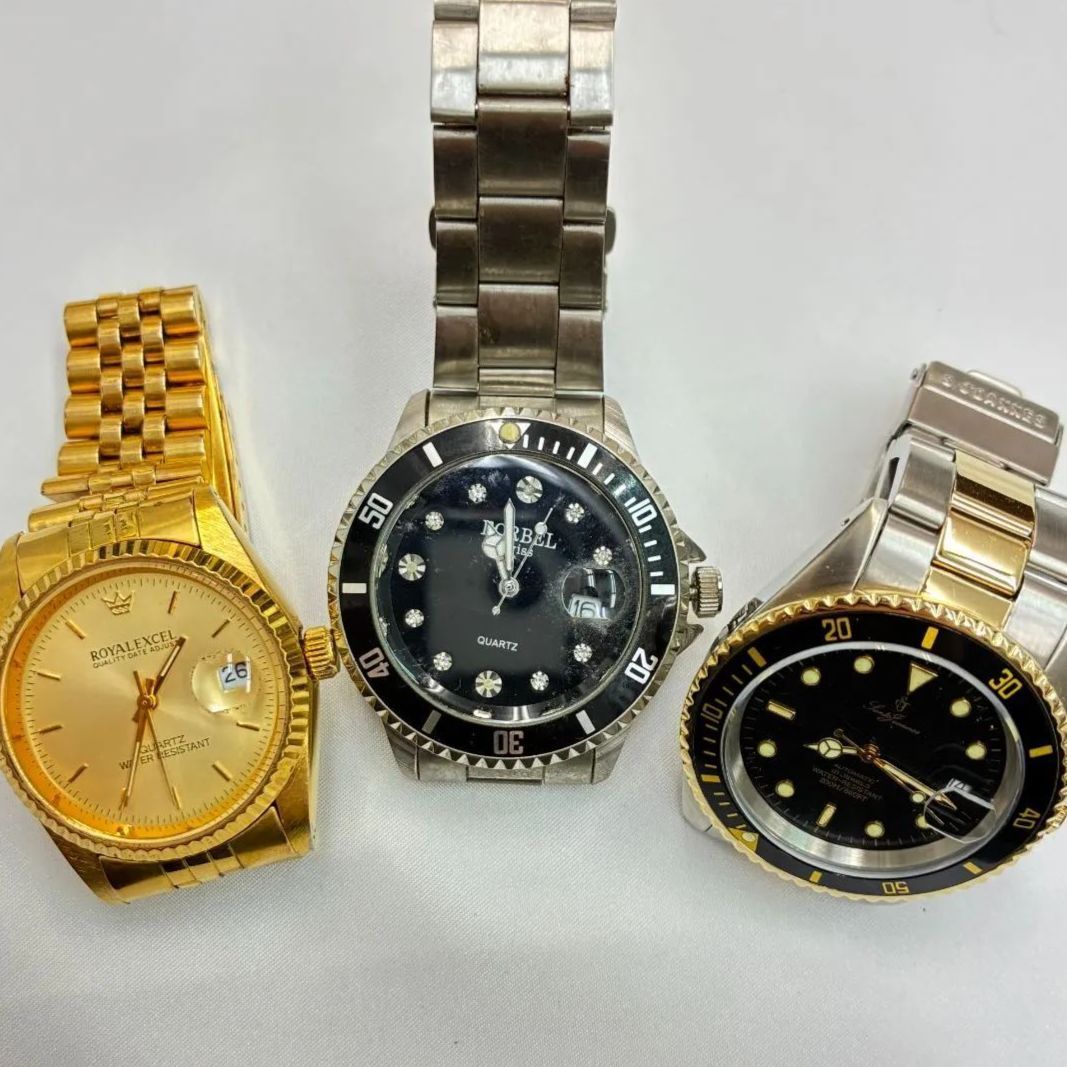 N【中古品】メンズ 稼働品、ジャンク時計 3点まとめ ゴールド 黒文字盤