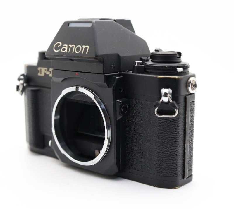 □完動品 Canon New F-1 フィルム一眼レフカメラ - メルカリ
