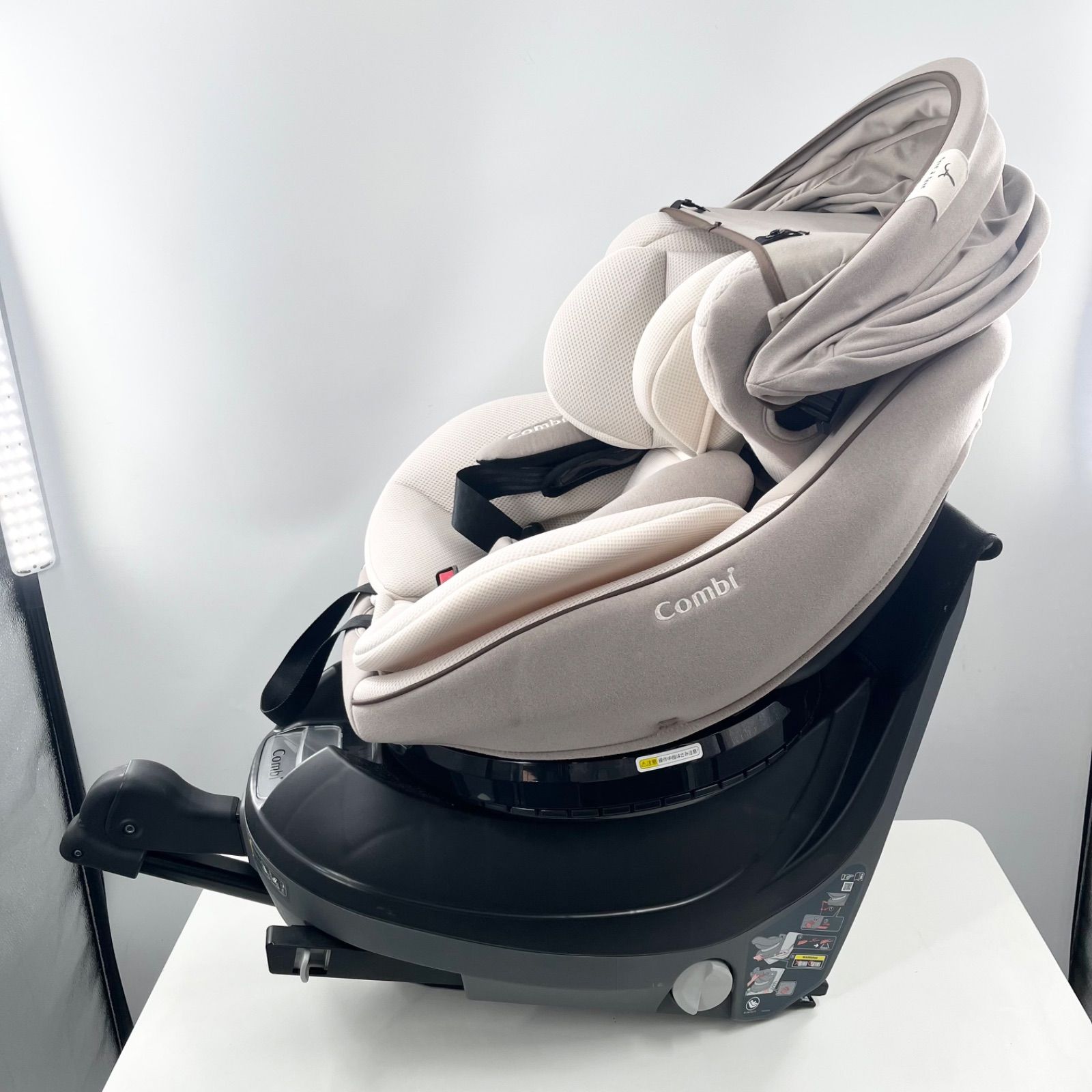 Combi コンビ tete a tete チャイルドシート 回転式 ISOFIX対応 新生児
